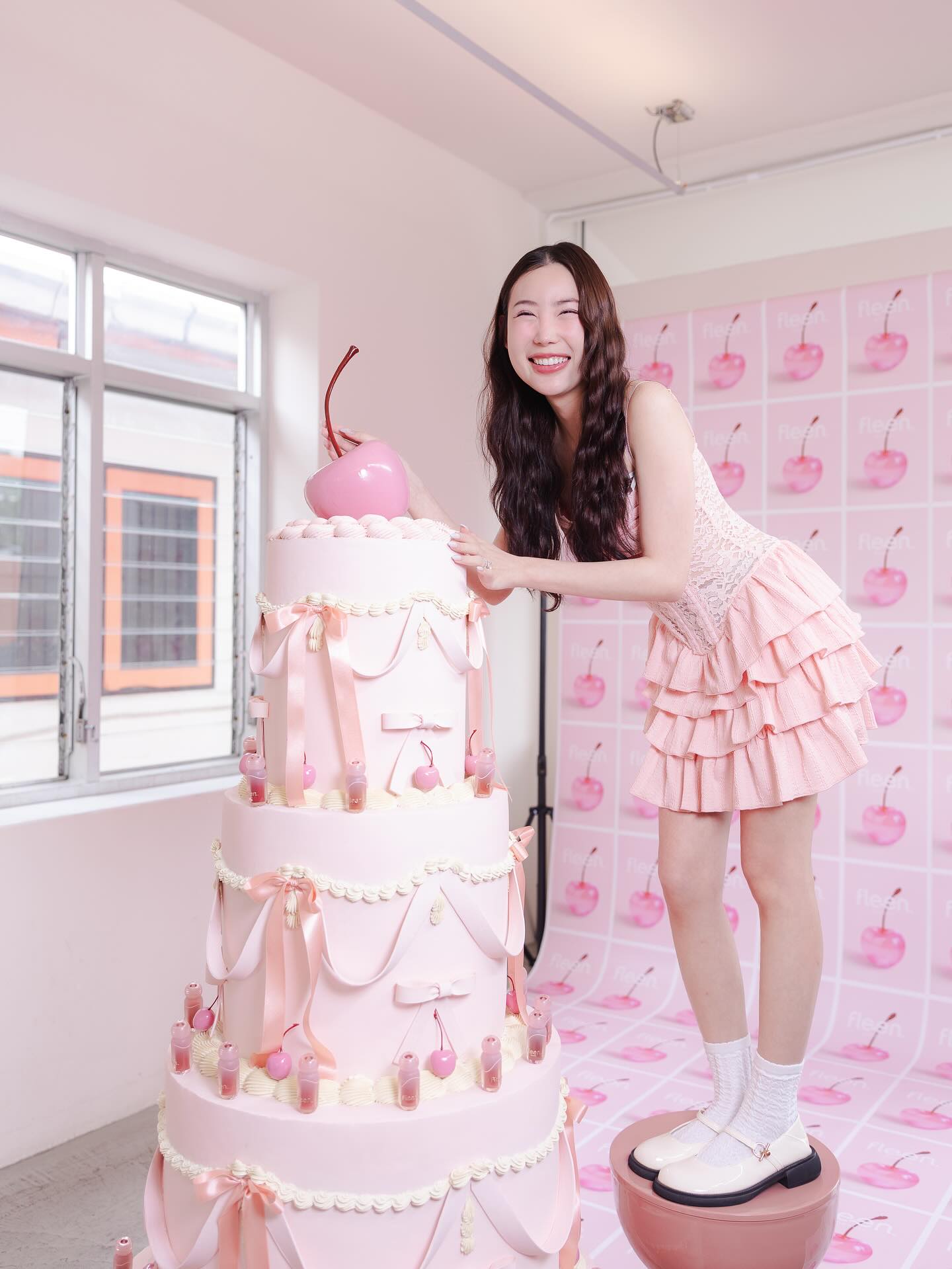 ออม - สุชาร์ มานะยิ่ง