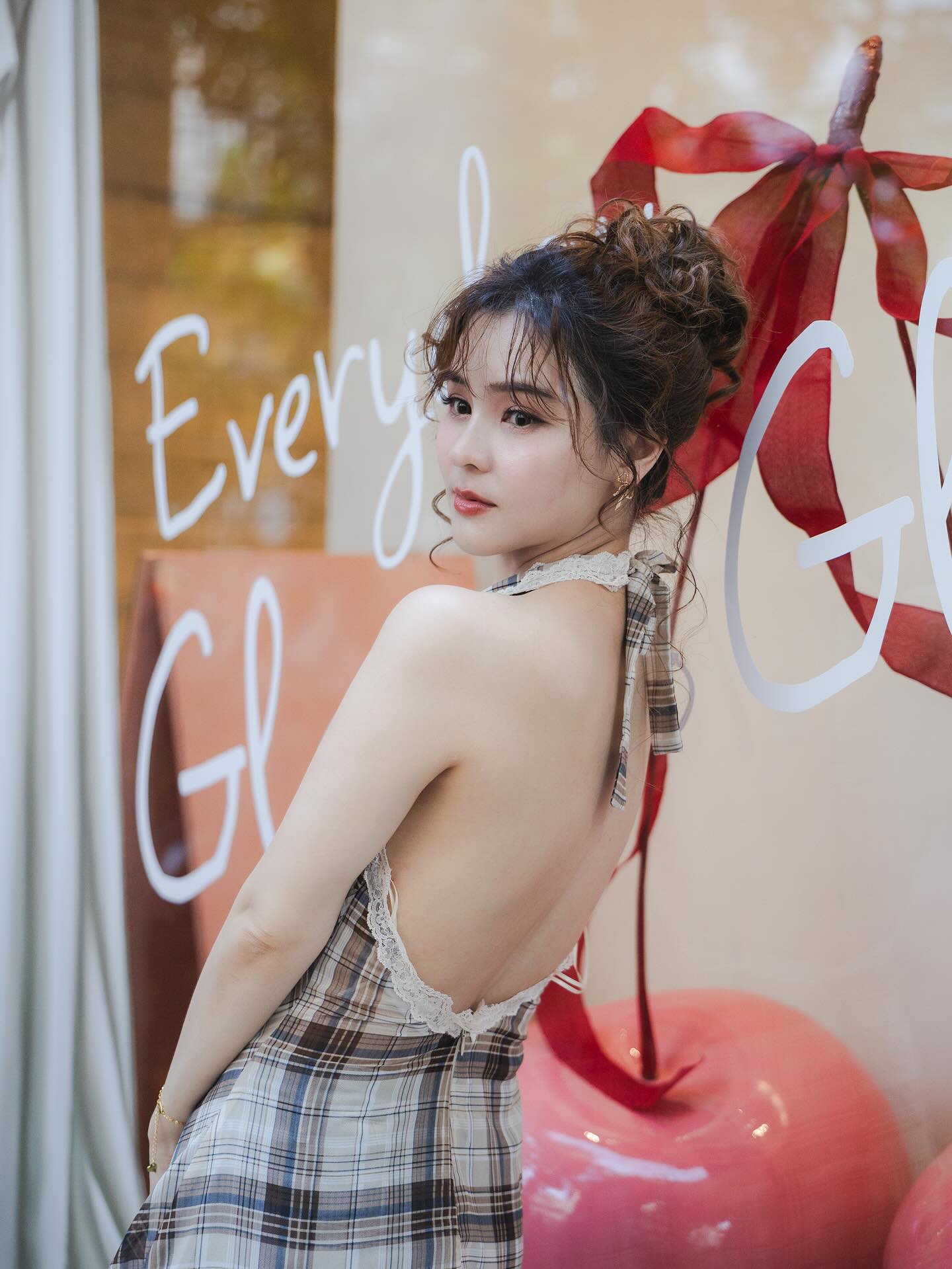 ออม - สุชาร์ มานะยิ่ง