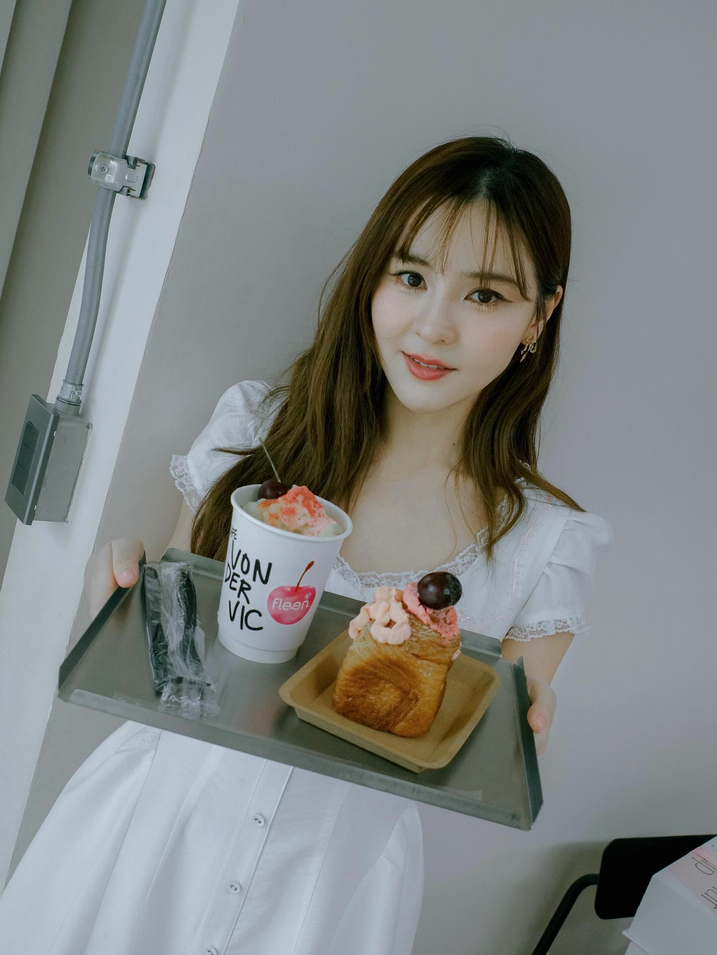 ออม - สุชาร์ มานะยิ่ง