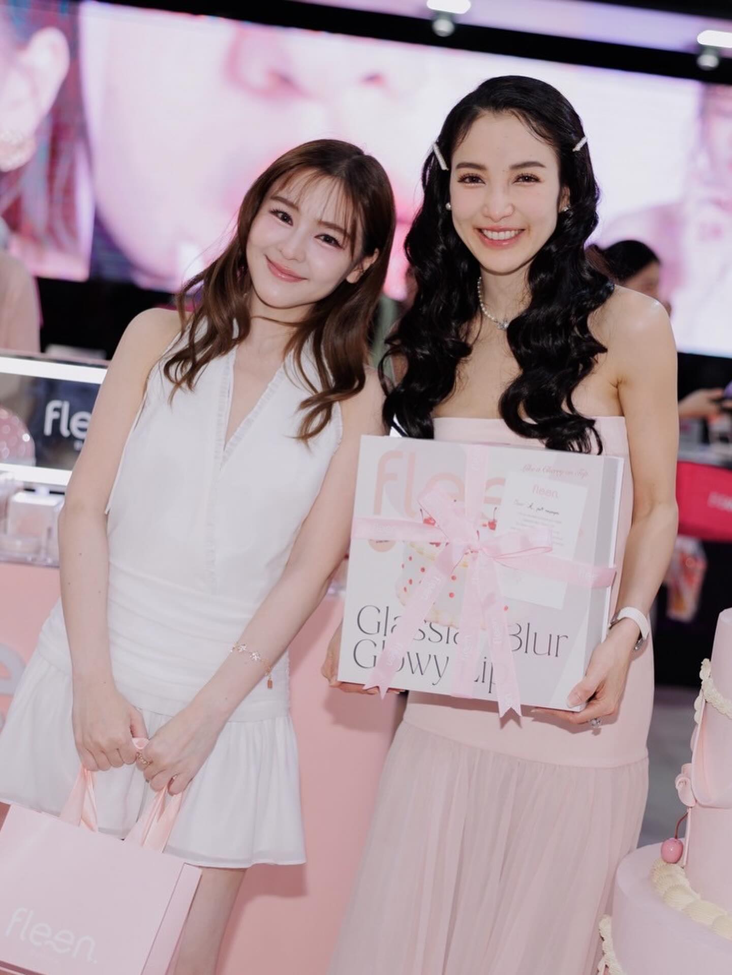 ออม - สุชาร์ มานะยิ่ง