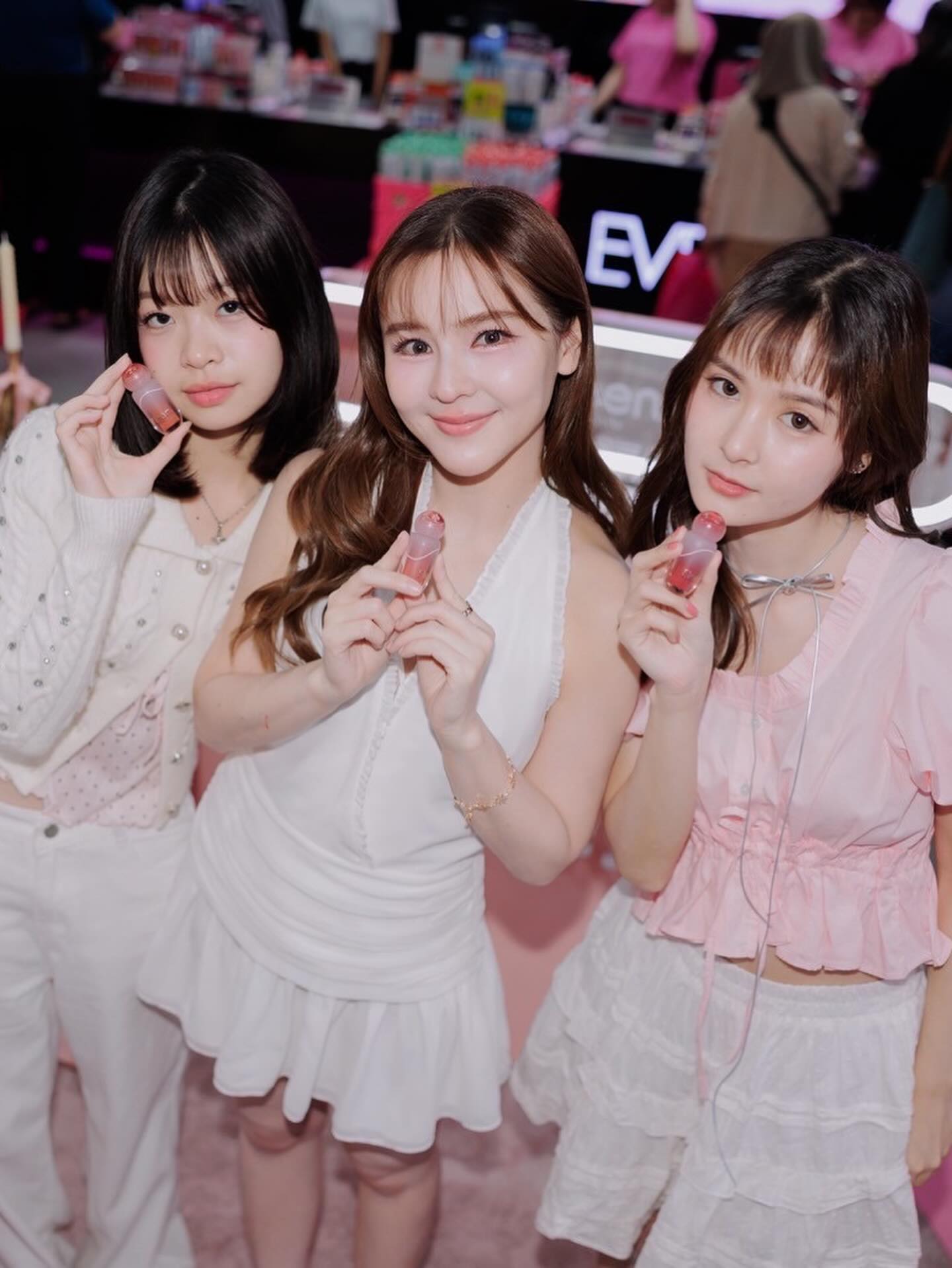 ออม - สุชาร์ มานะยิ่ง