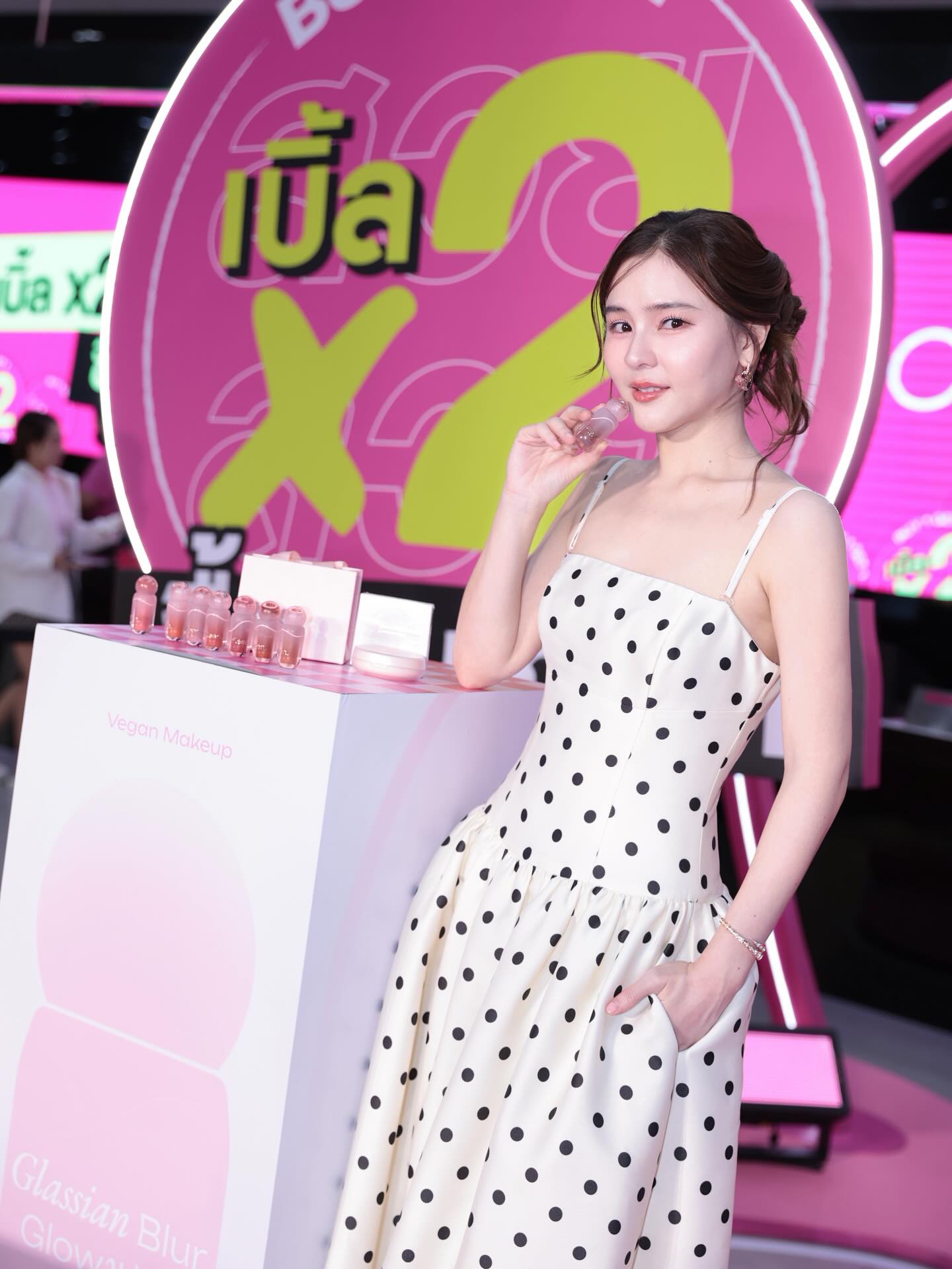 ออม - สุชาร์ มานะยิ่ง