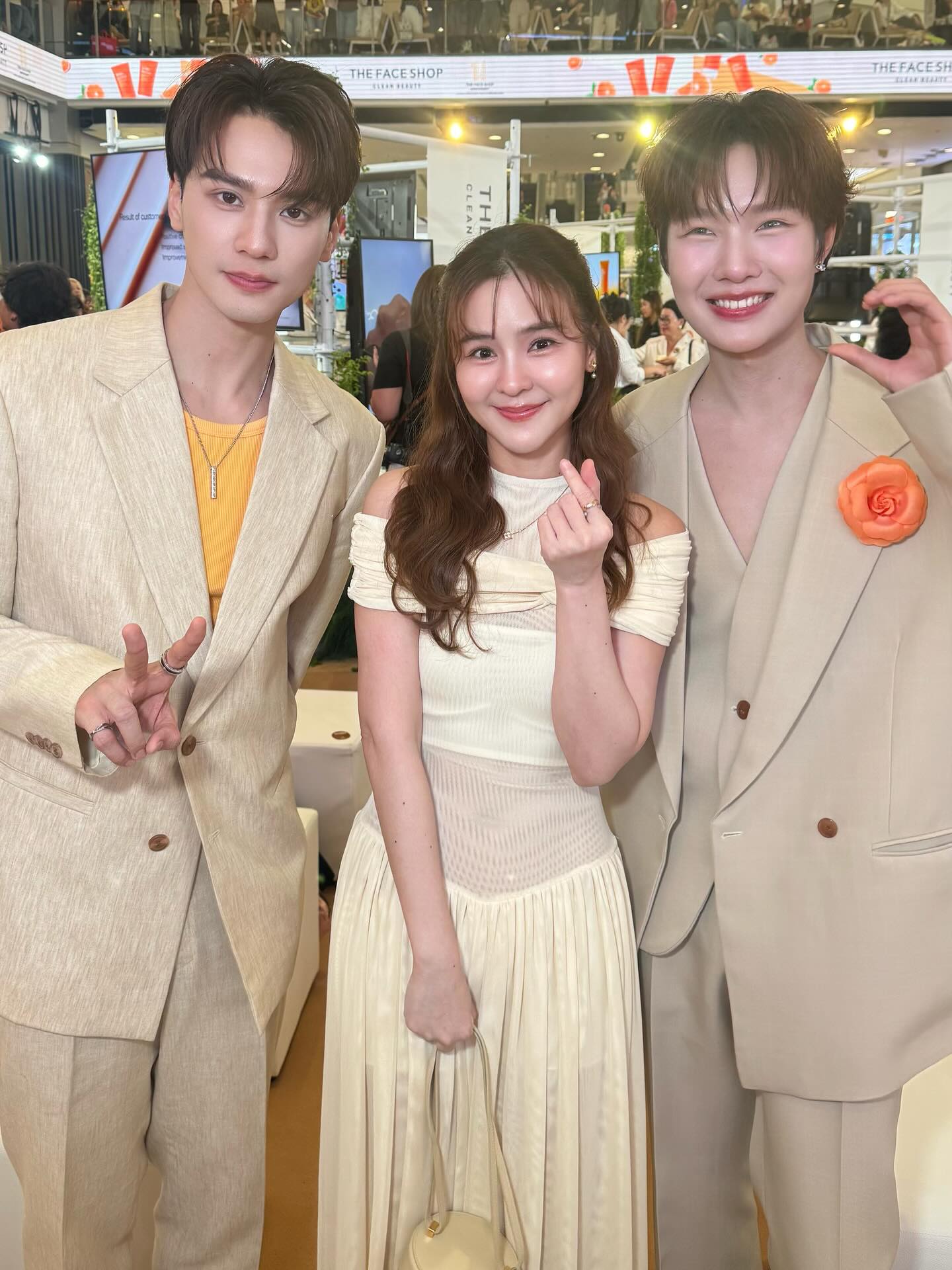 ออม - สุชาร์ มานะยิ่ง
