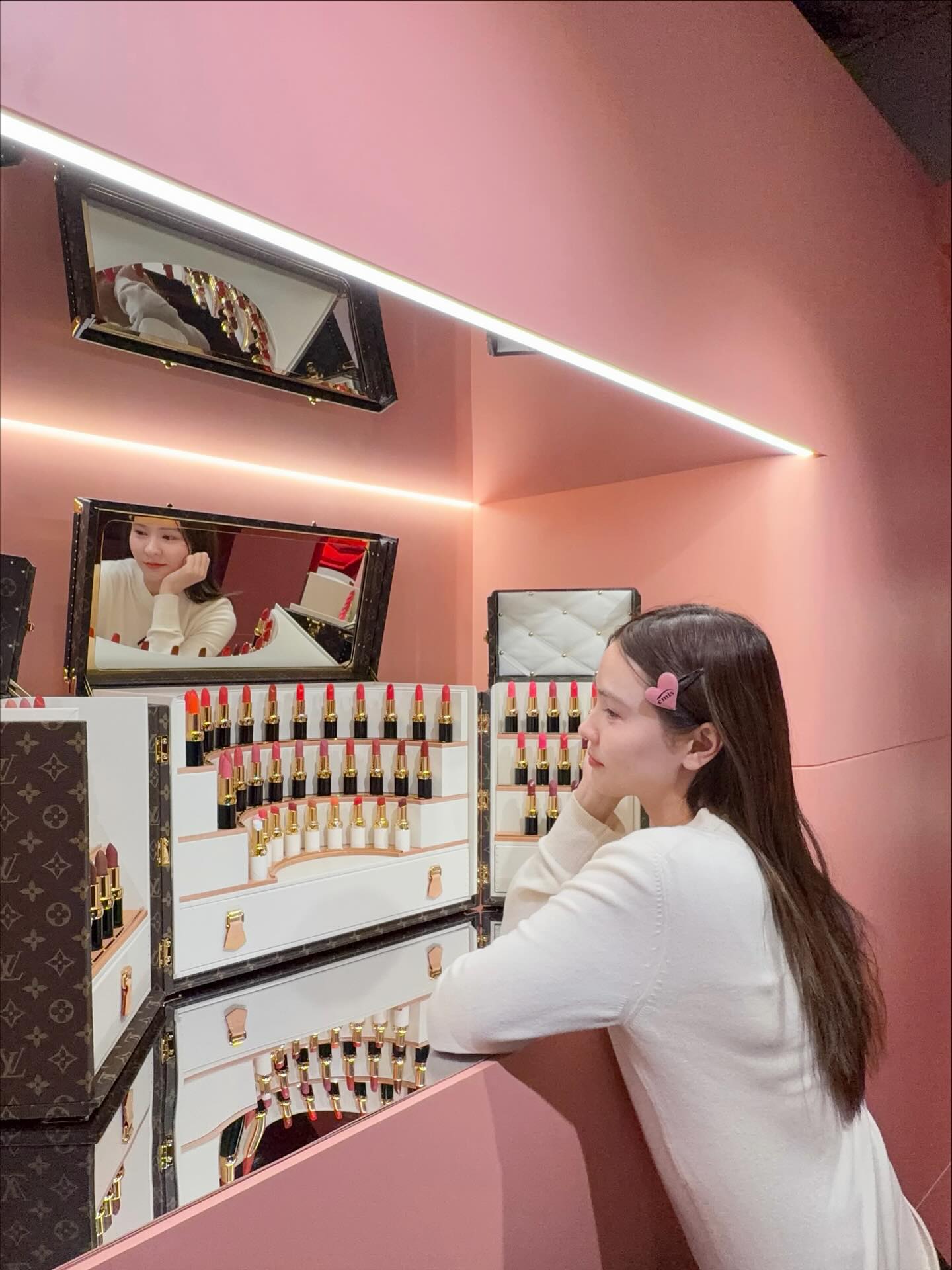 ออม - สุชาร์ มานะยิ่ง