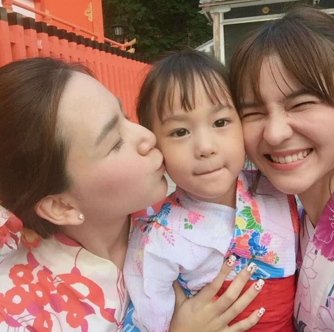 ออม - สุชาร์ มานะยิ่ง