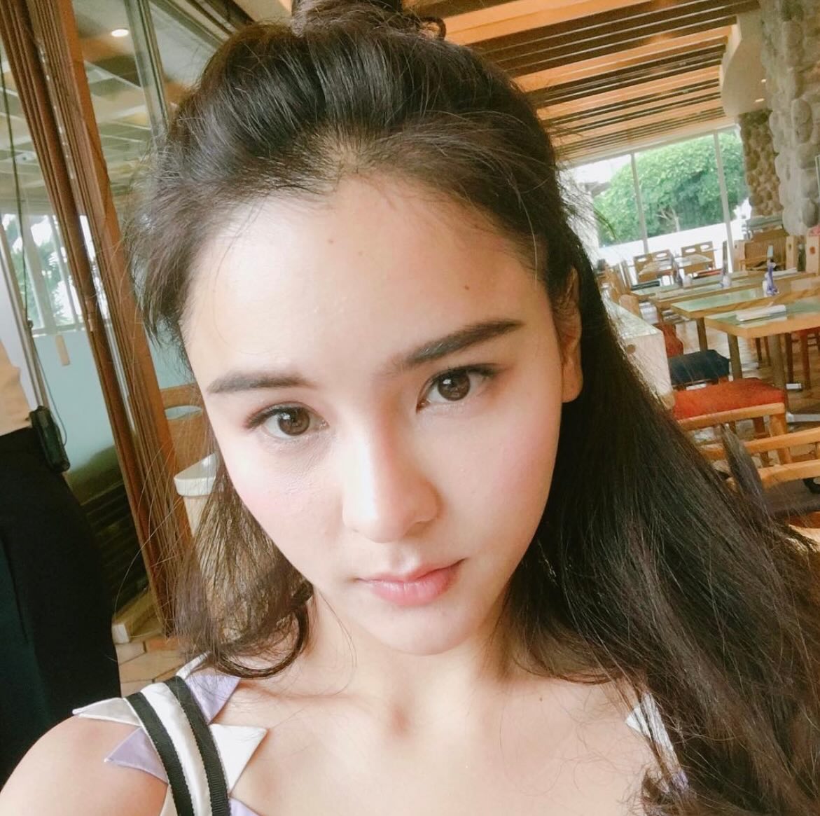 ออม - สุชาร์ มานะยิ่ง