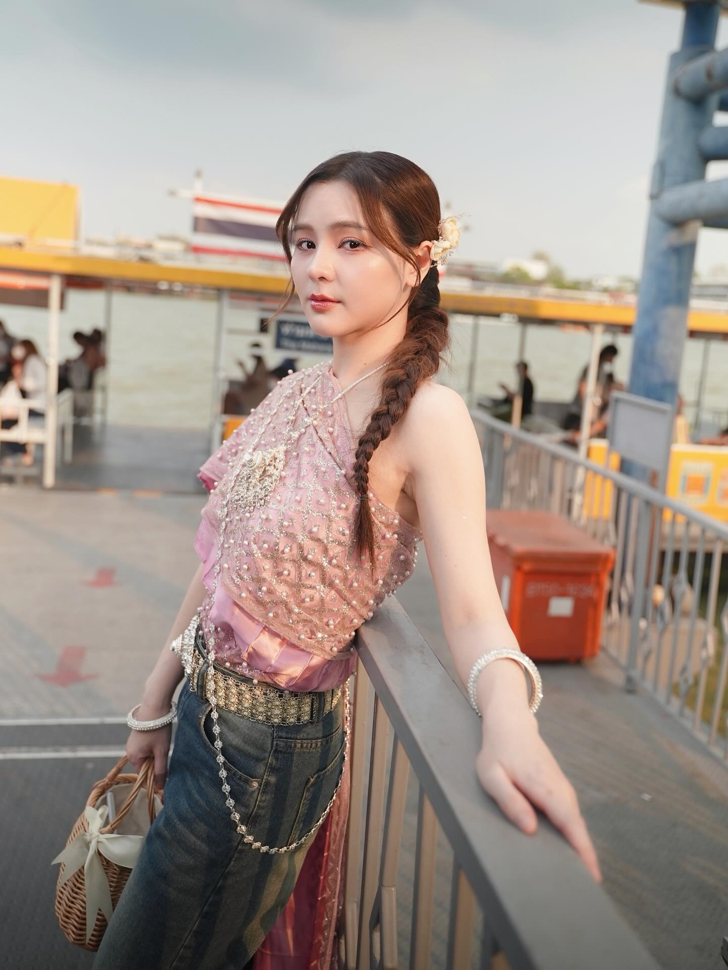 ออม - สุชาร์ มานะยิ่ง