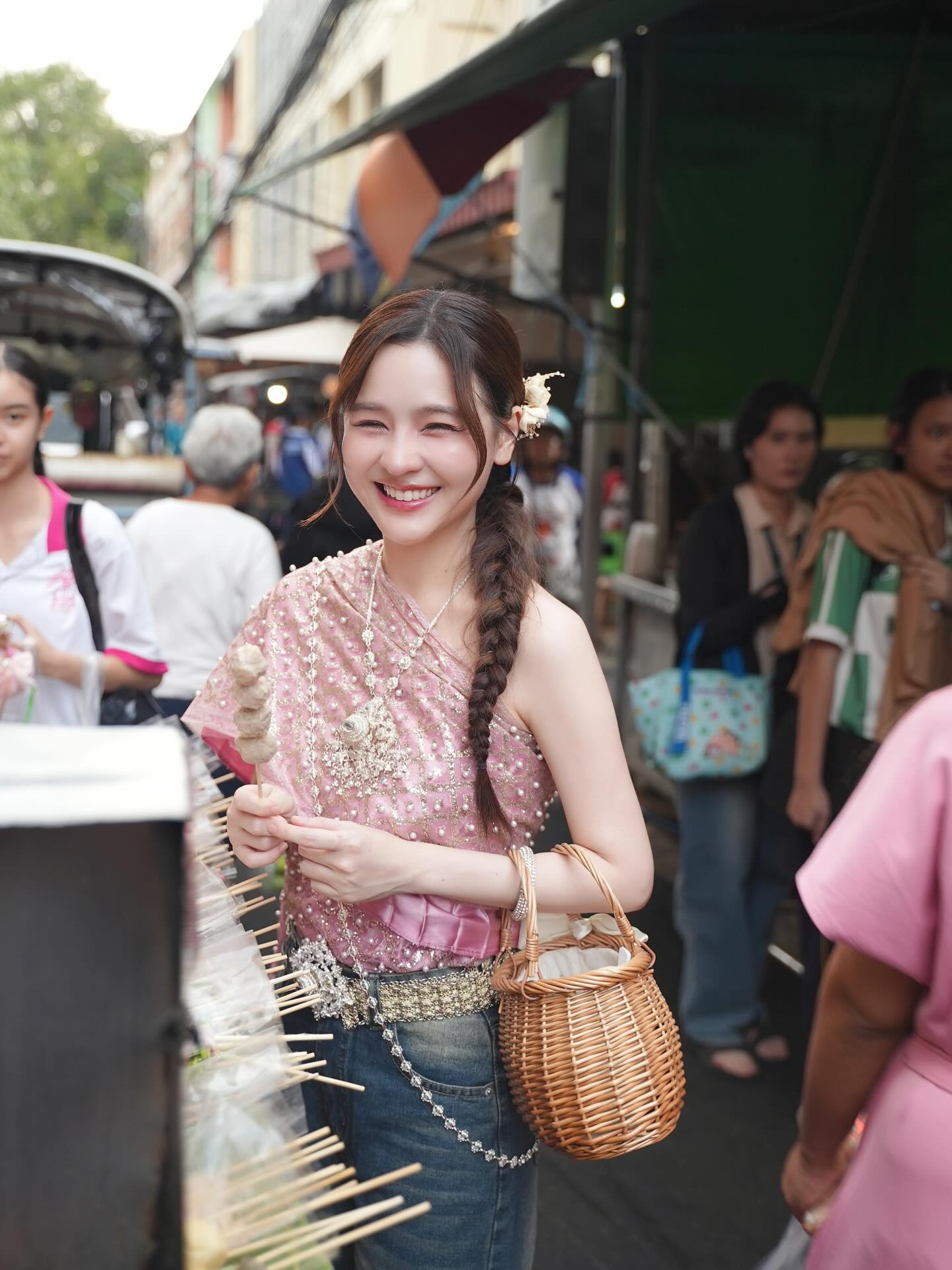 ออม - สุชาร์ มานะยิ่ง