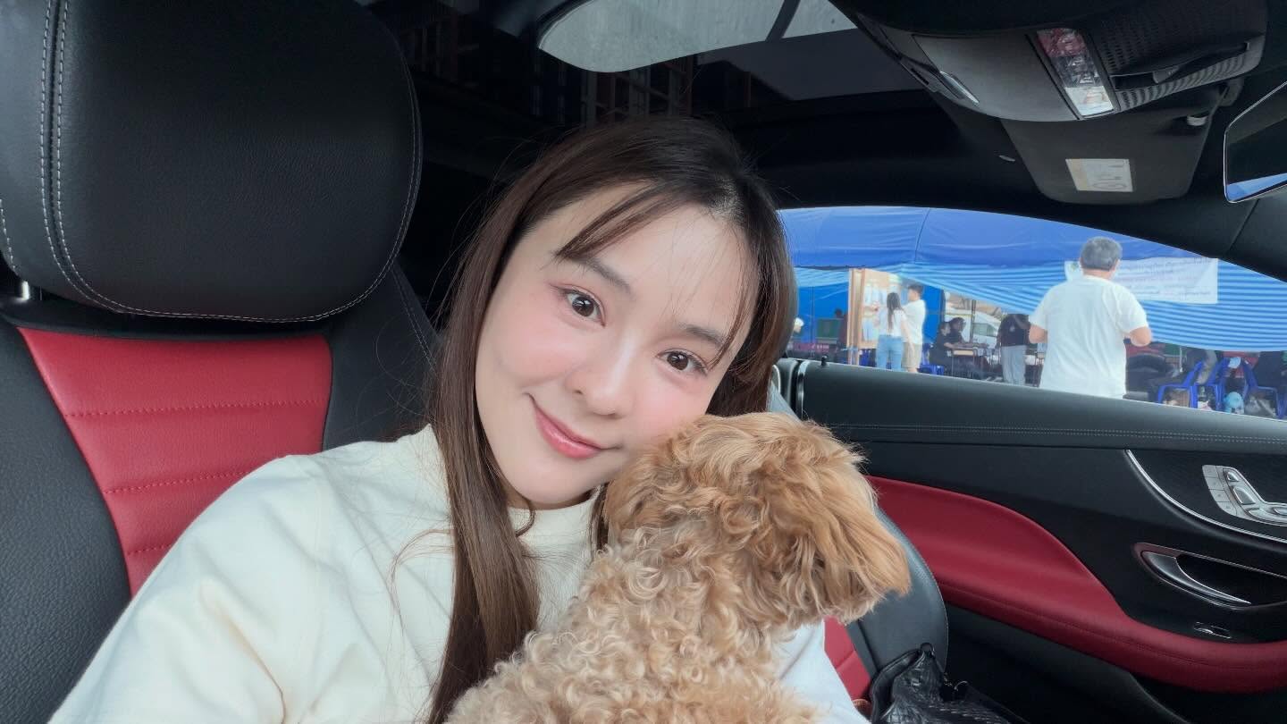 ออม - สุชาร์ มานะยิ่ง