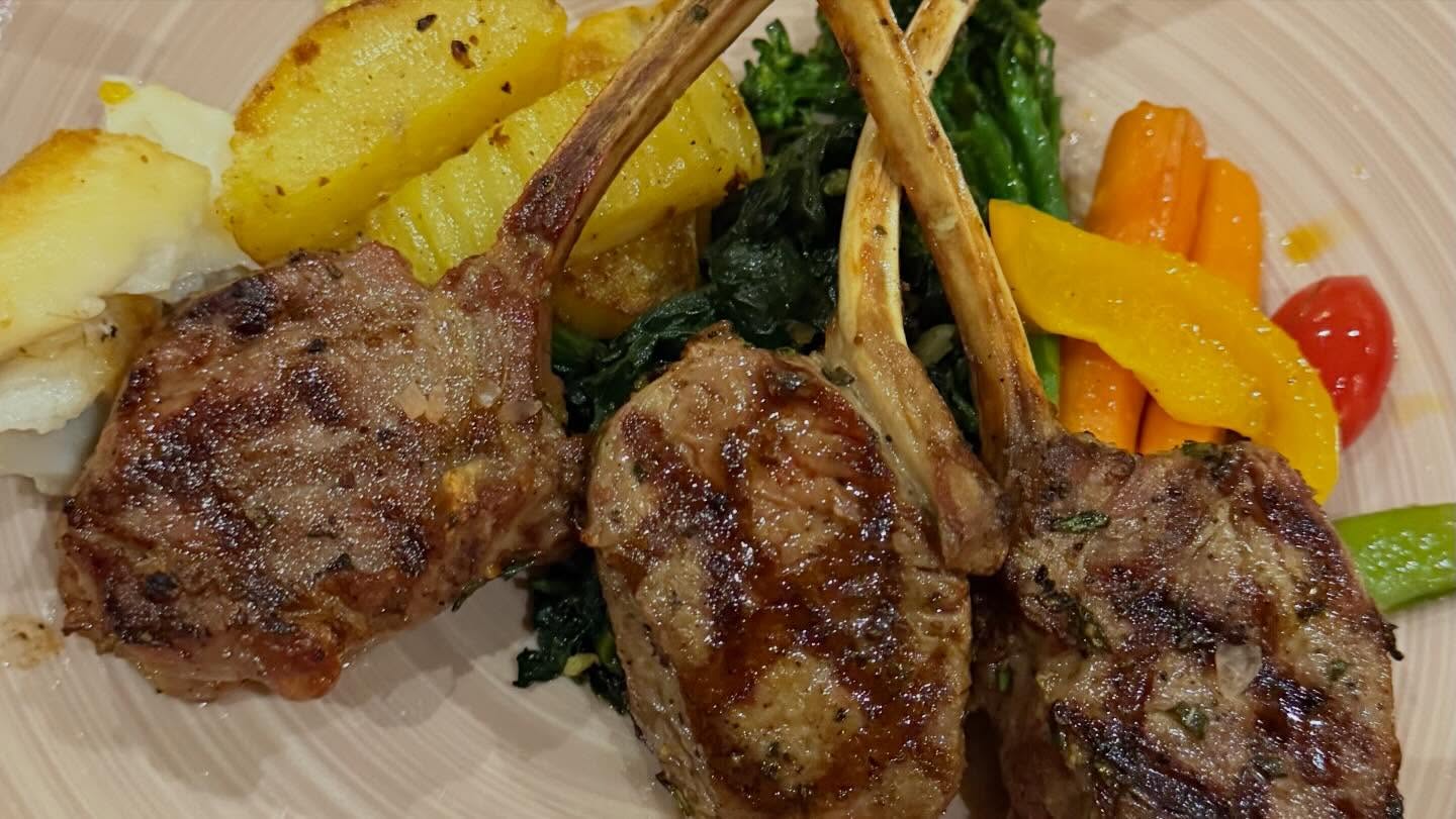 ออม - สุชาร์ มานะยิ่ง