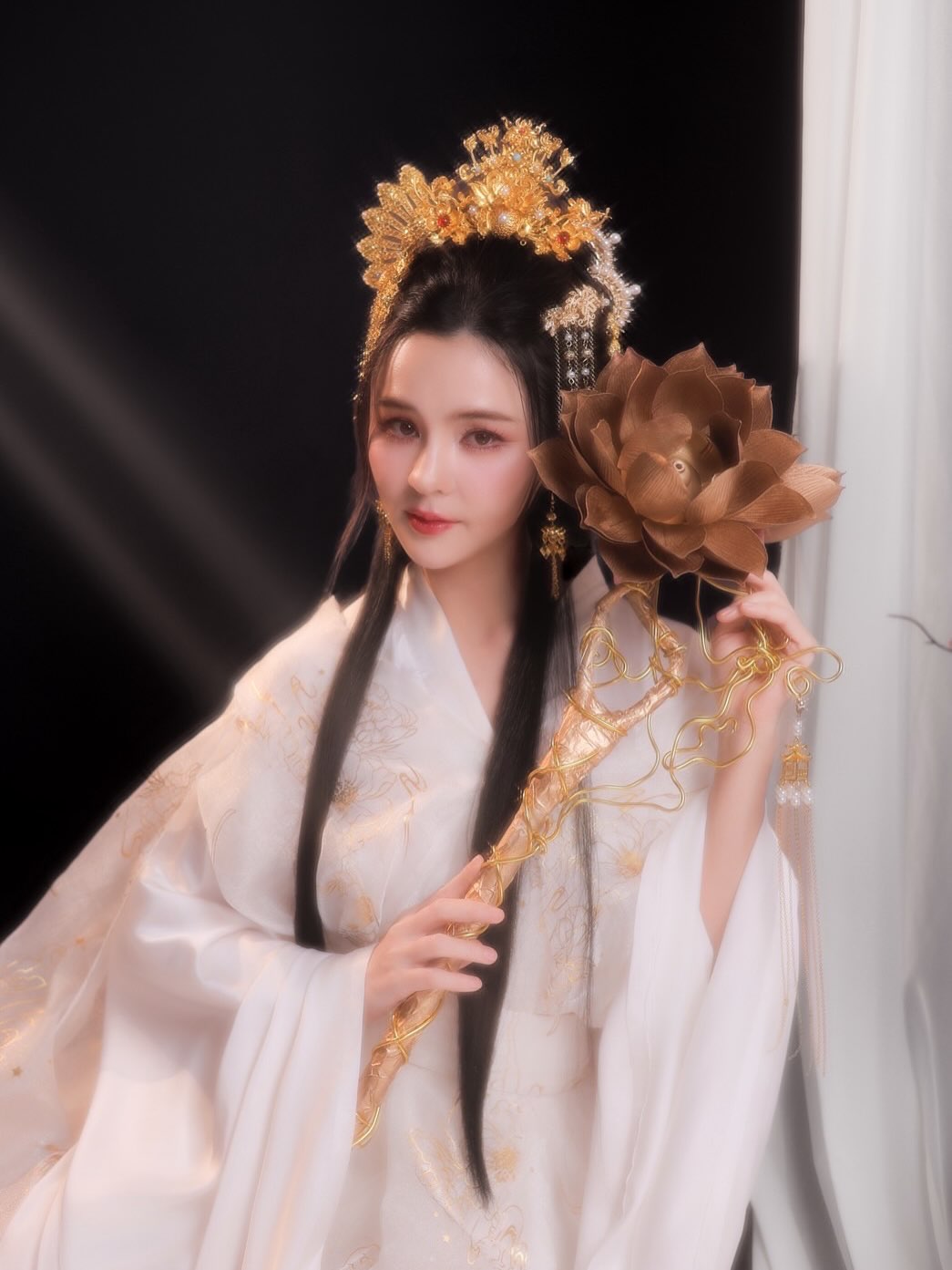 ออม - สุชาร์ มานะยิ่ง