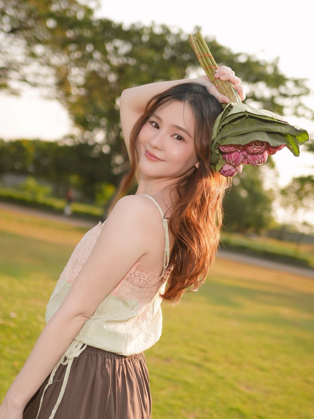 ออม - สุชาร์ มานะยิ่ง