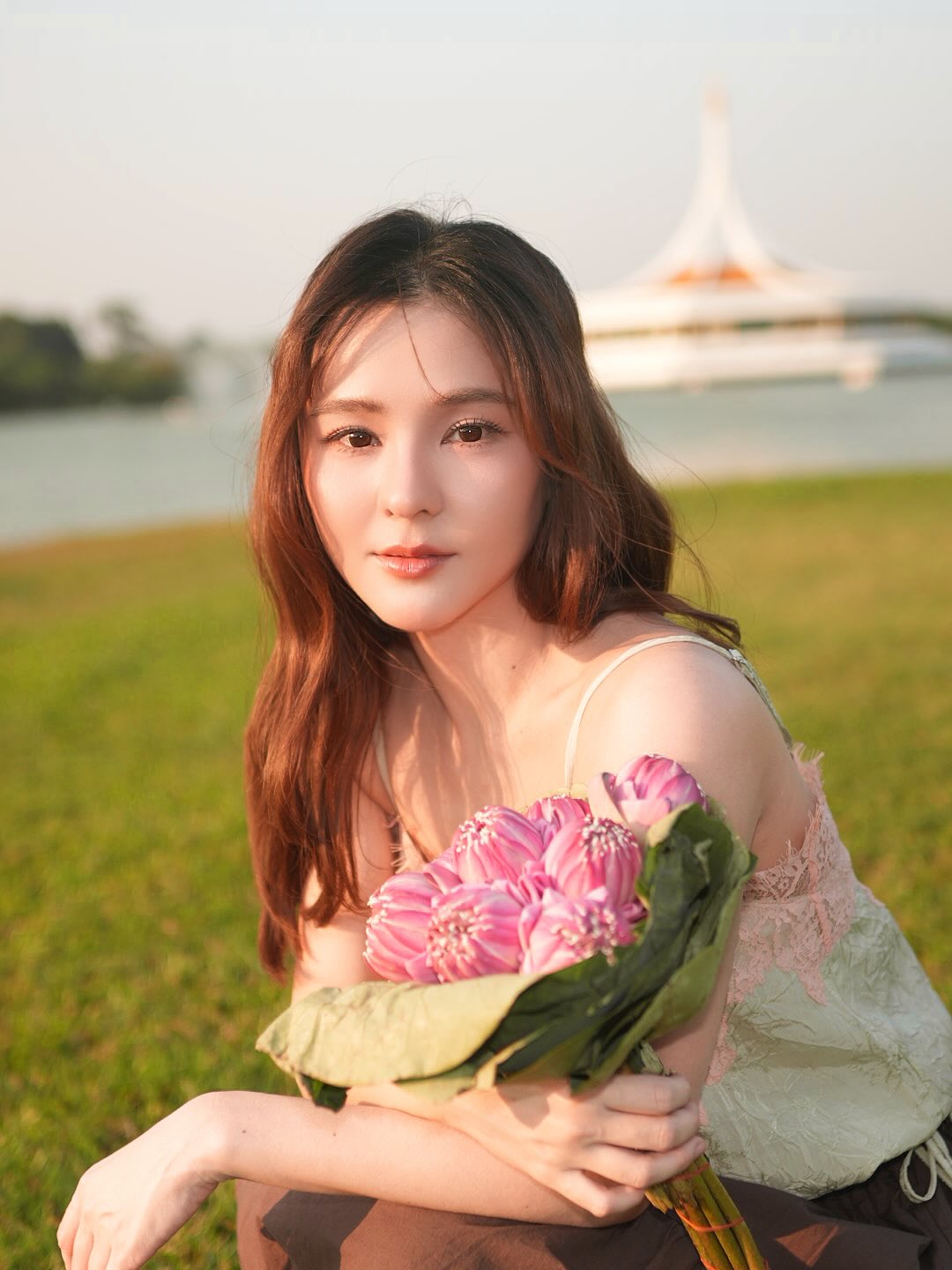 ออม - สุชาร์ มานะยิ่ง