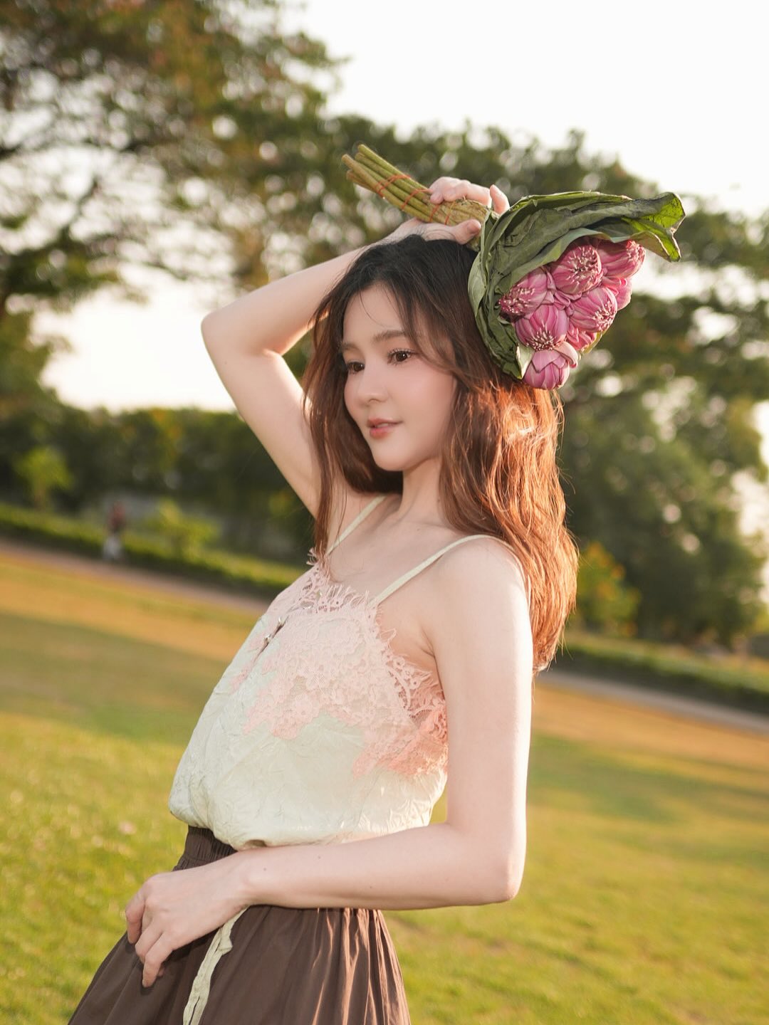 ออม - สุชาร์ มานะยิ่ง