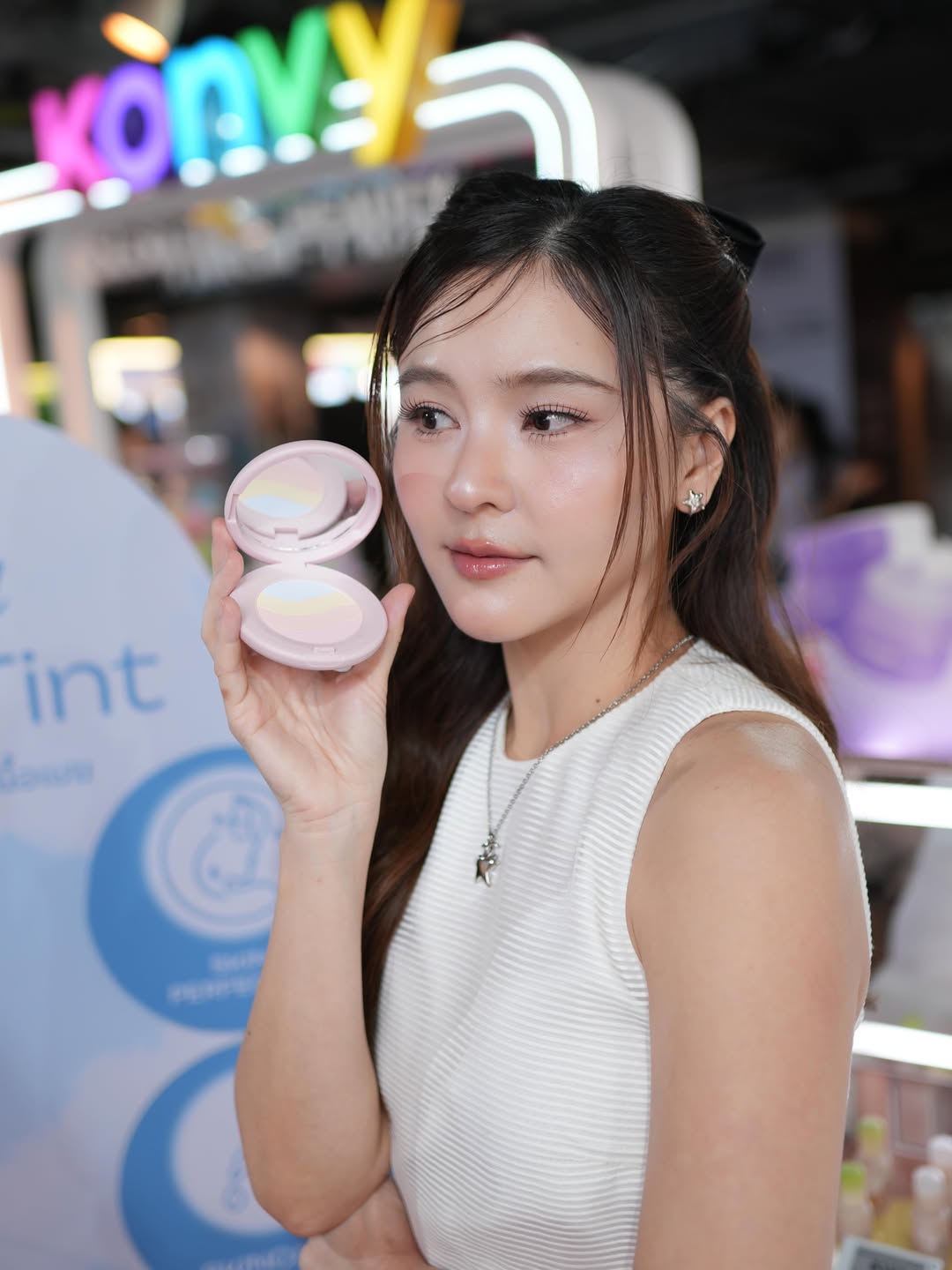 ออม - สุชาร์ มานะยิ่ง