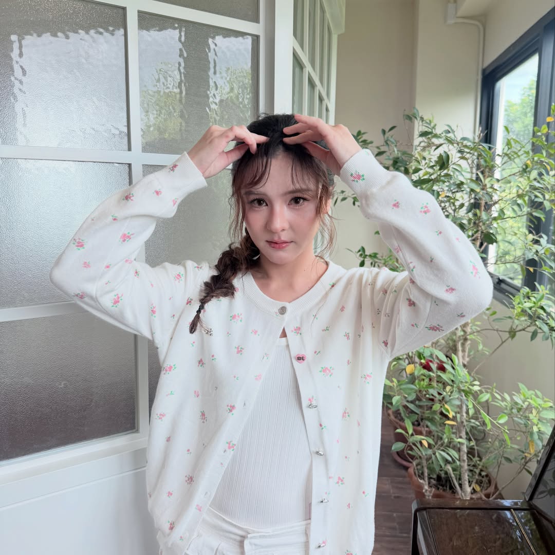 ออม - สุชาร์ มานะยิ่ง