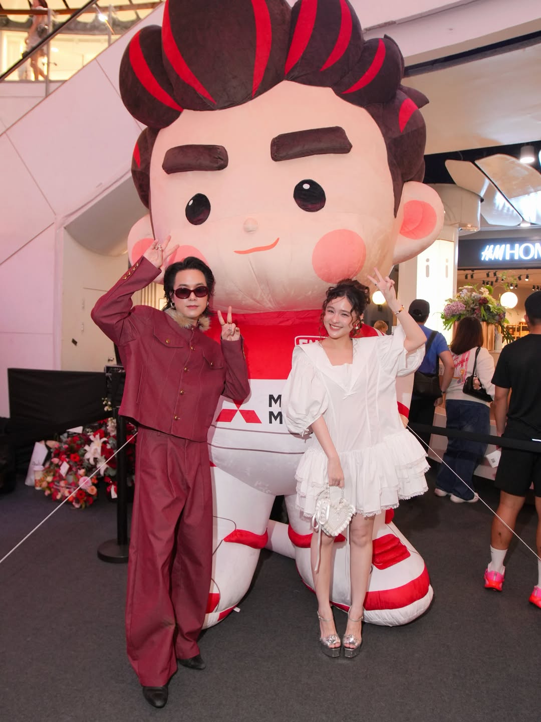 ออม - สุชาร์ มานะยิ่ง