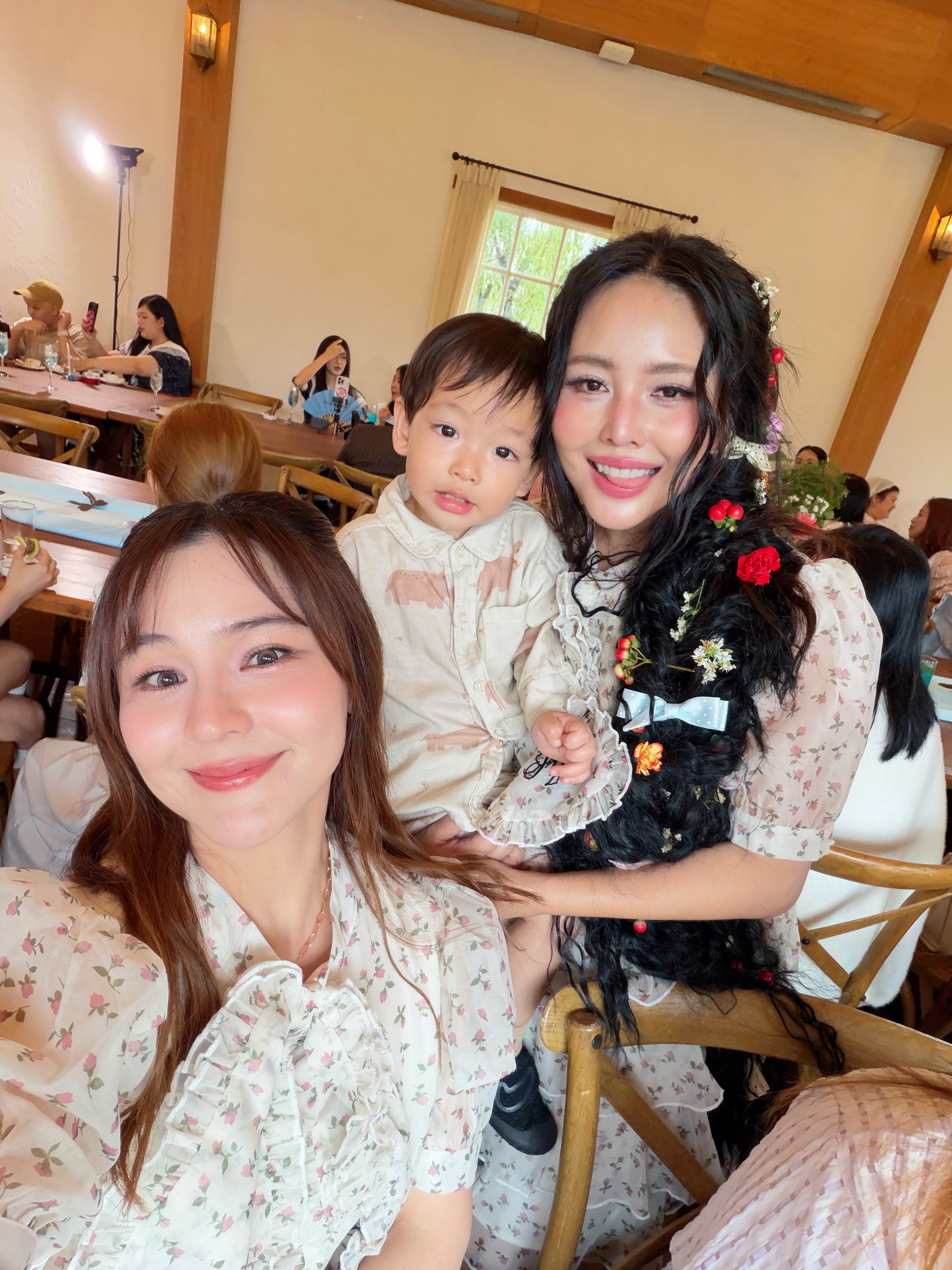 ออม - สุชาร์ มานะยิ่ง