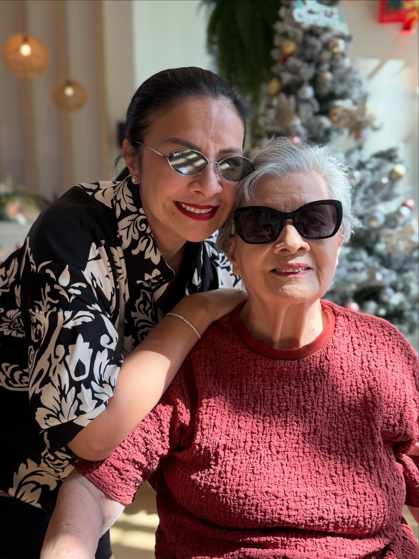 ติ๊นา - คริสติน่า อากีล่าร์