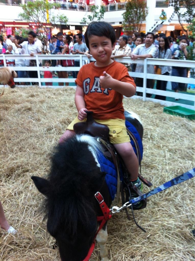 ติ๊นา - คริสติน่า อากีล่าร์