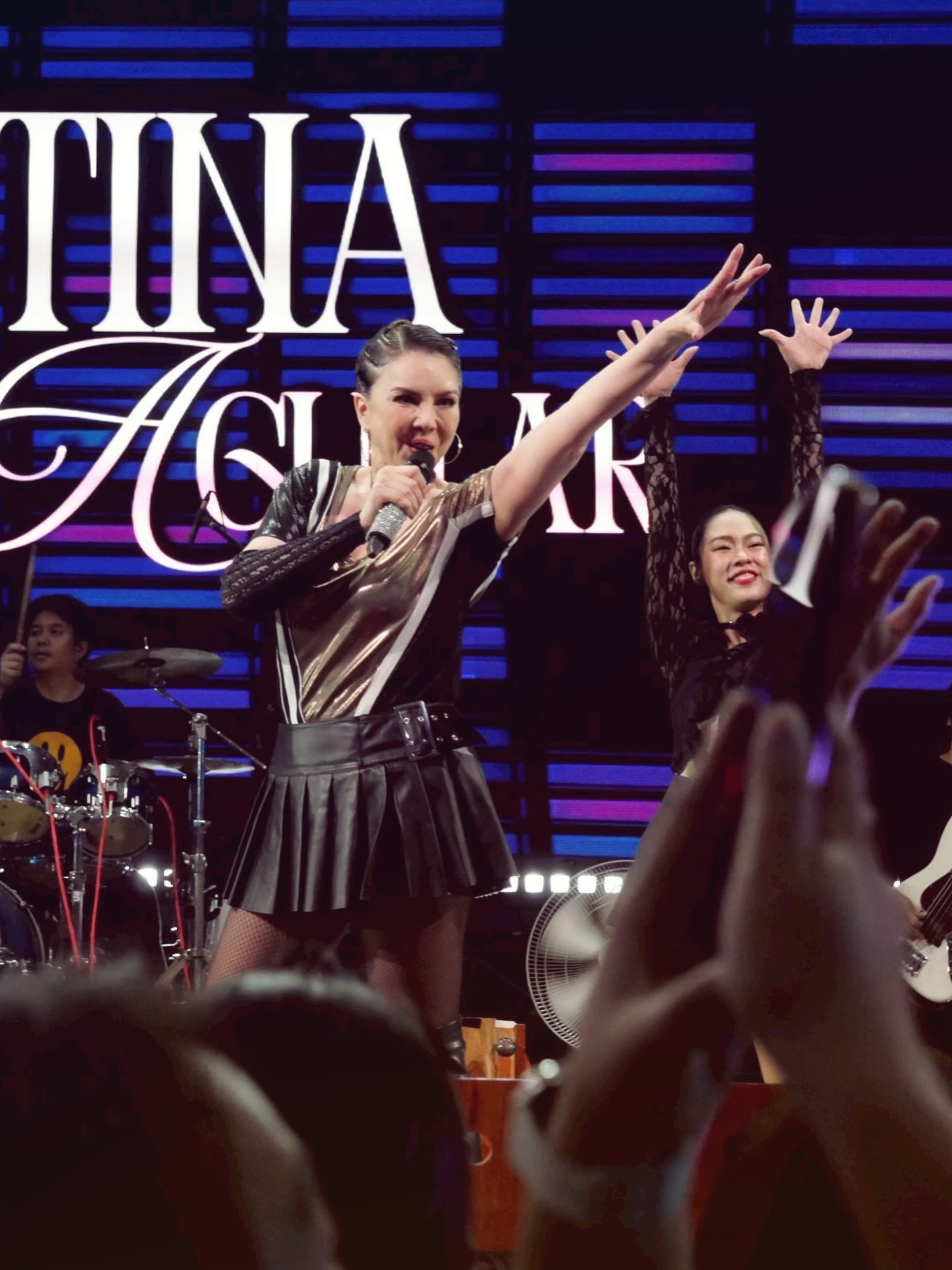 ติ๊นา - คริสติน่า อากีล่าร์