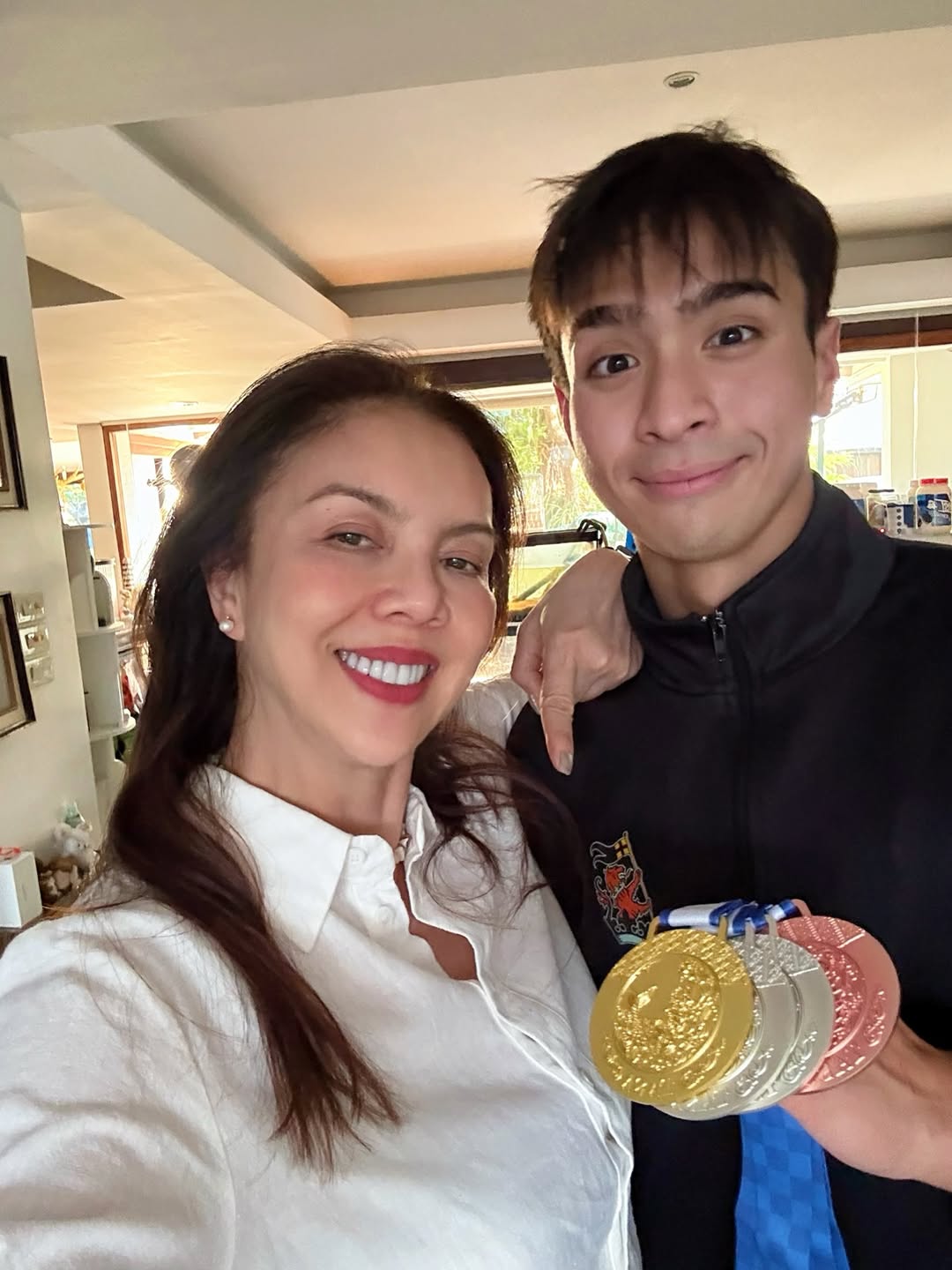 ติ๊นา - คริสติน่า อากีล่าร์