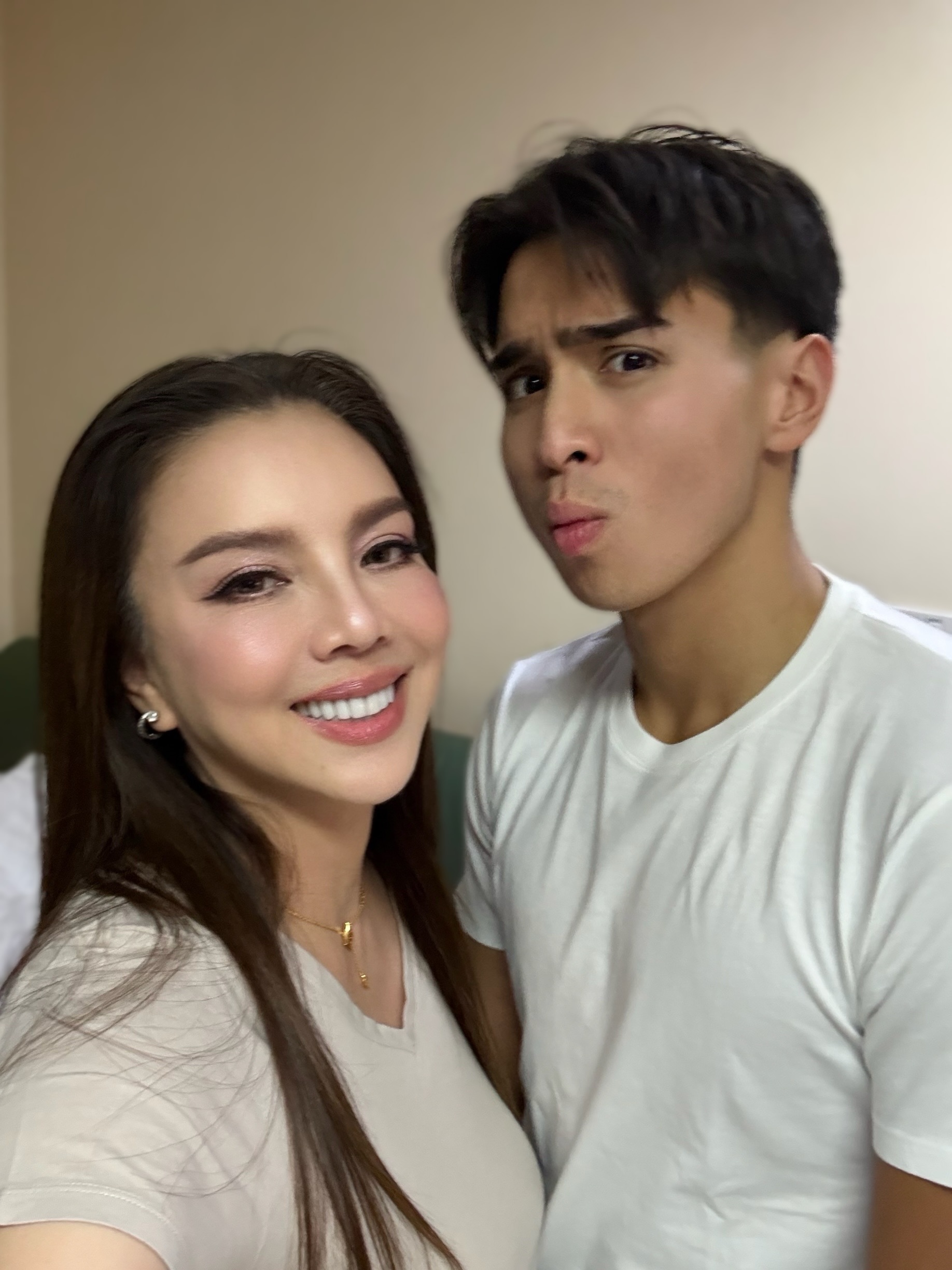ติ๊นา - คริสติน่า อากีล่าร์