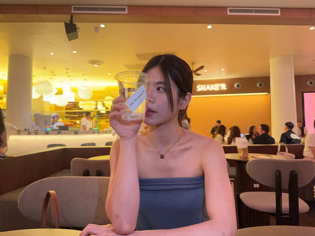 วี - วีรยา จาง