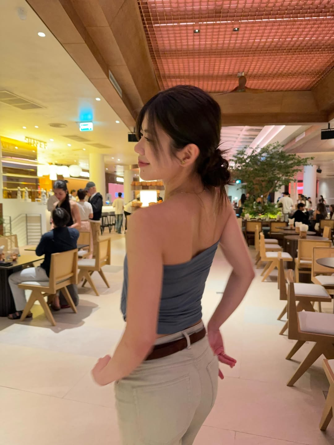 วี - วีรยา จาง