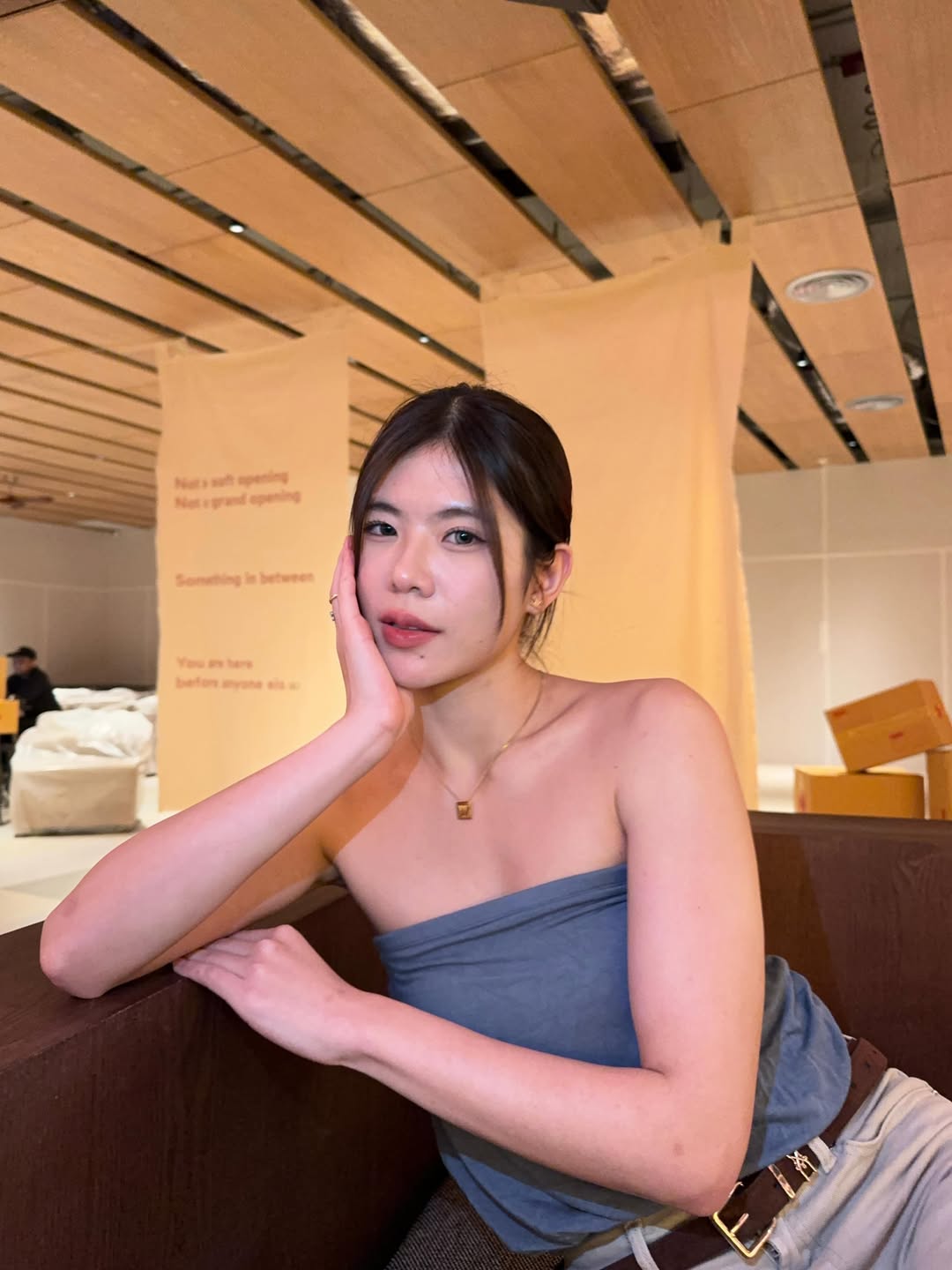 วี - วีรยา จาง