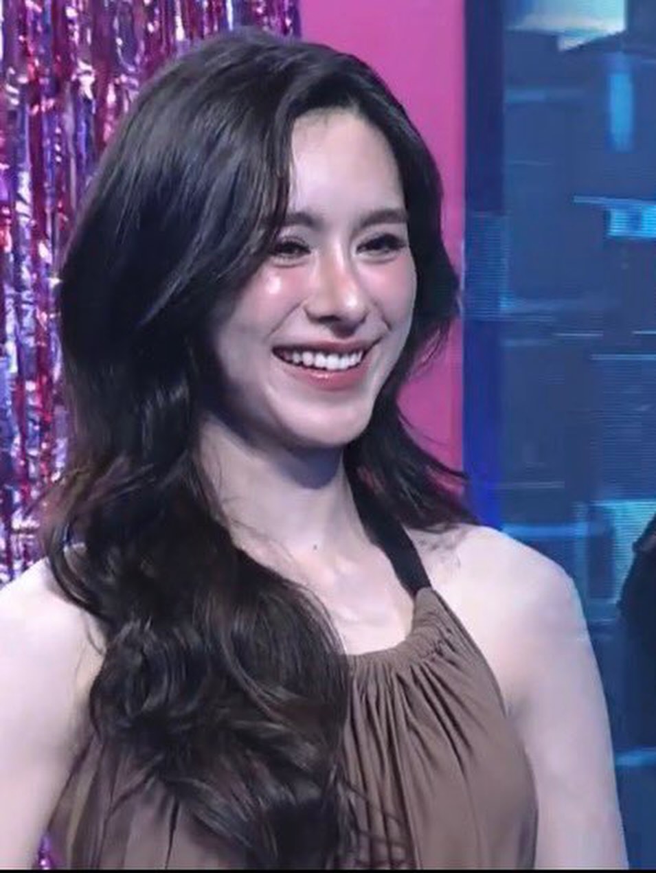พีพี - ปุญญ์ปรีดี คุ้มพร้อม รอดสวาสดิ์