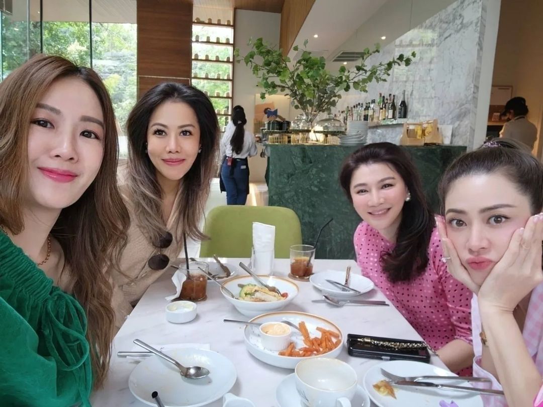 เอ๋ - พรทิพย์ สกิดใจ
