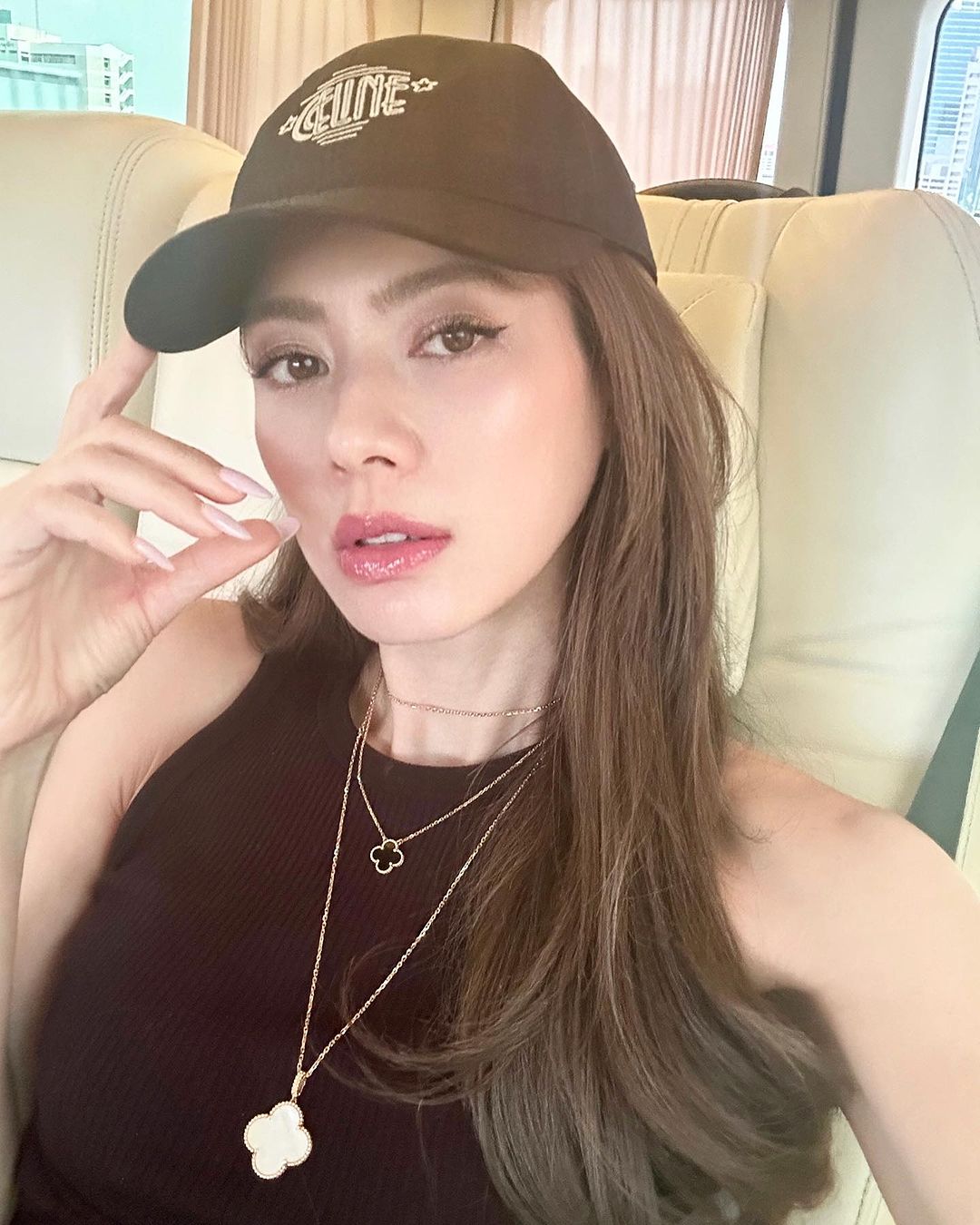 เอ๋ - พรทิพย์ สกิดใจ