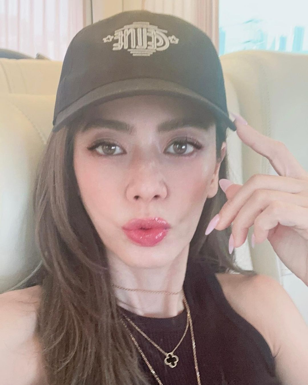 เอ๋ - พรทิพย์ สกิดใจ