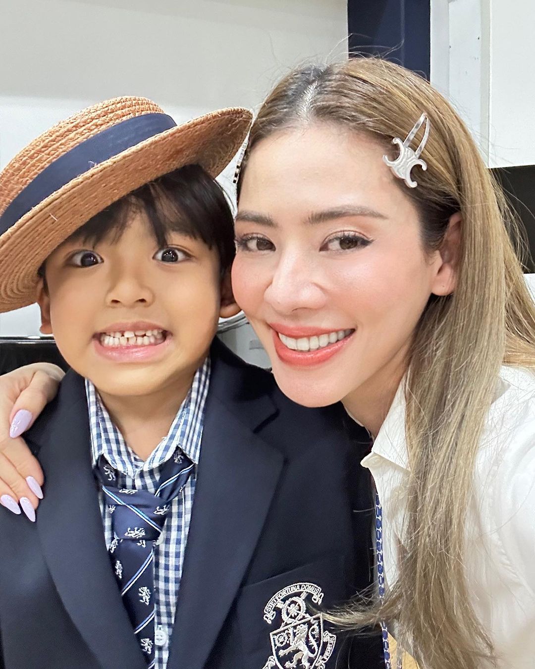 เอ๋ - พรทิพย์ สกิดใจ