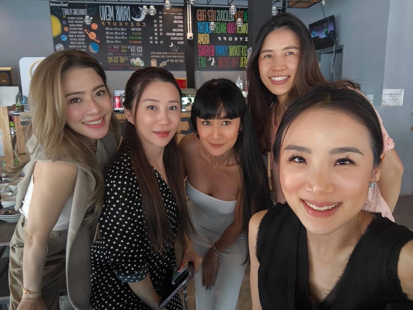 เอ๋ - พรทิพย์ สกิดใจ