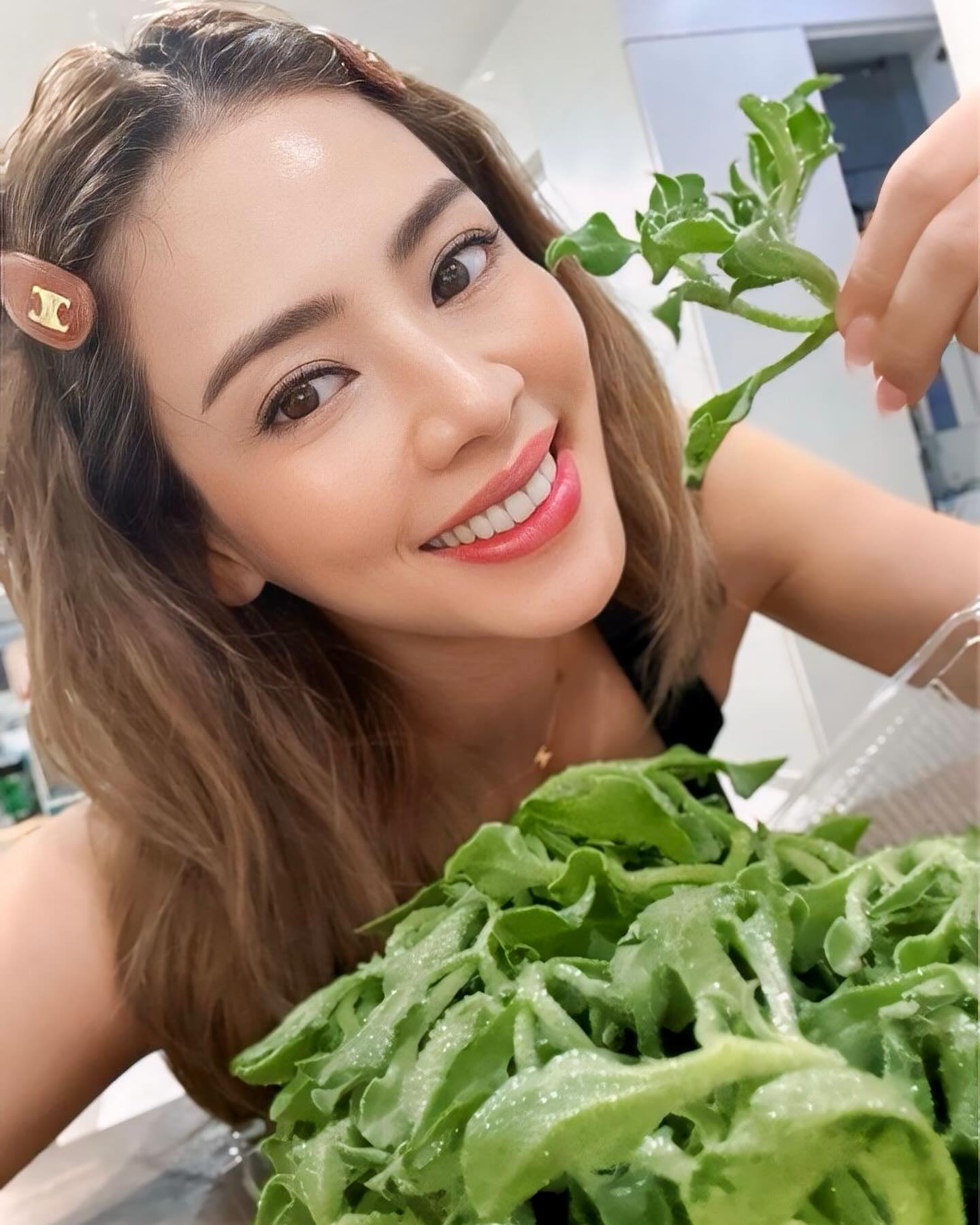 เอ๋ - พรทิพย์ สกิดใจ