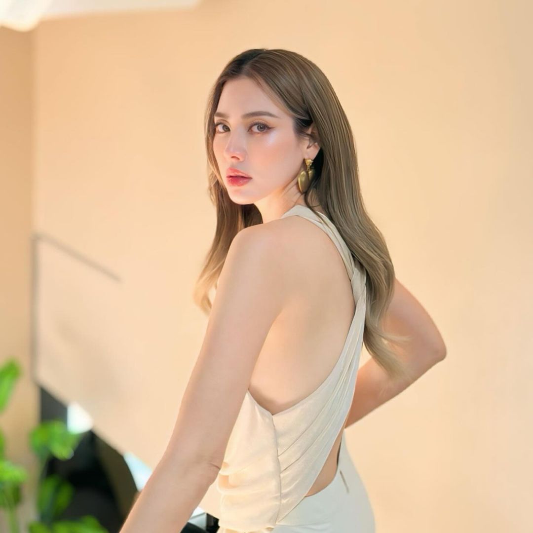 เอ๋ - พรทิพย์ สกิดใจ