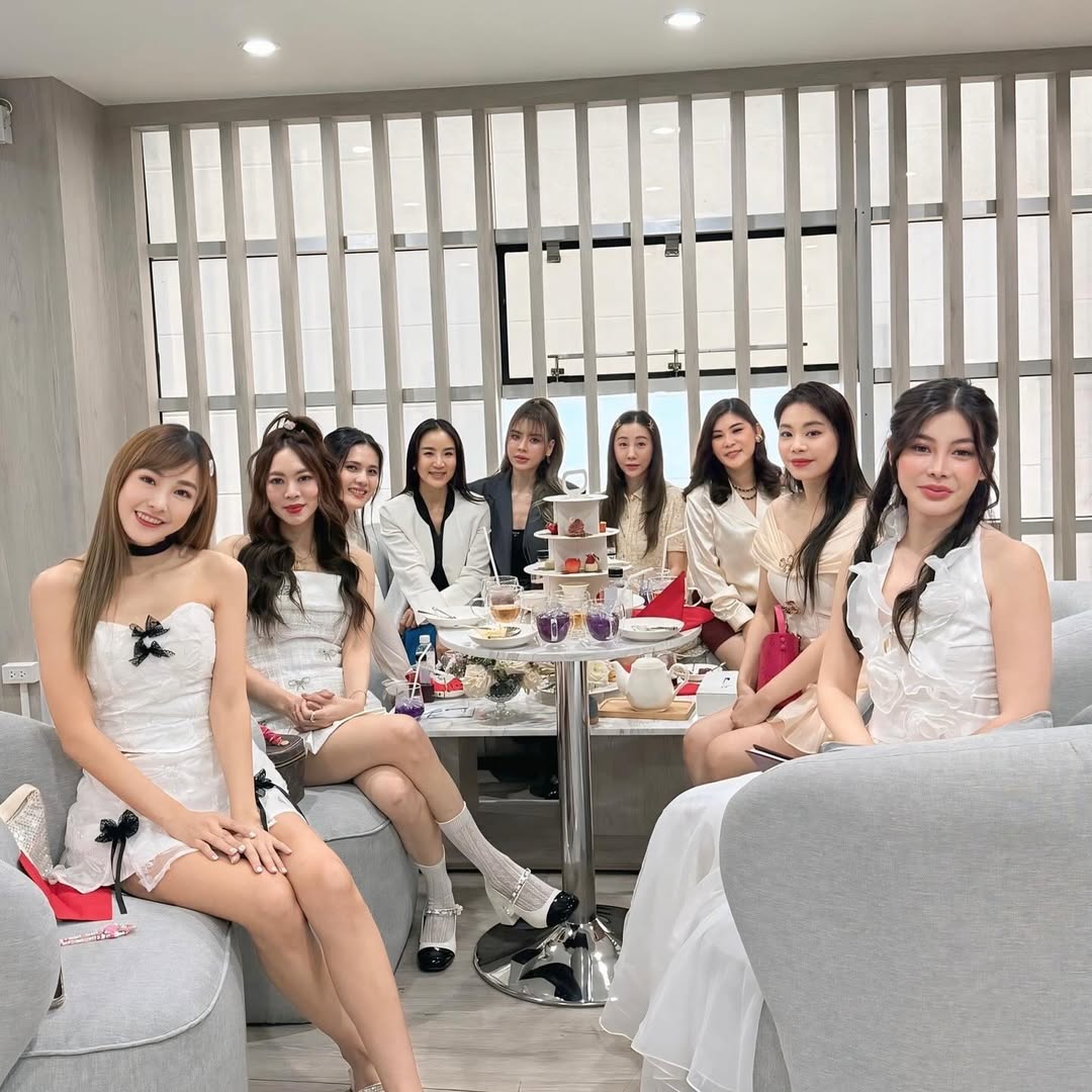 เอ๋ - พรทิพย์ สกิดใจ