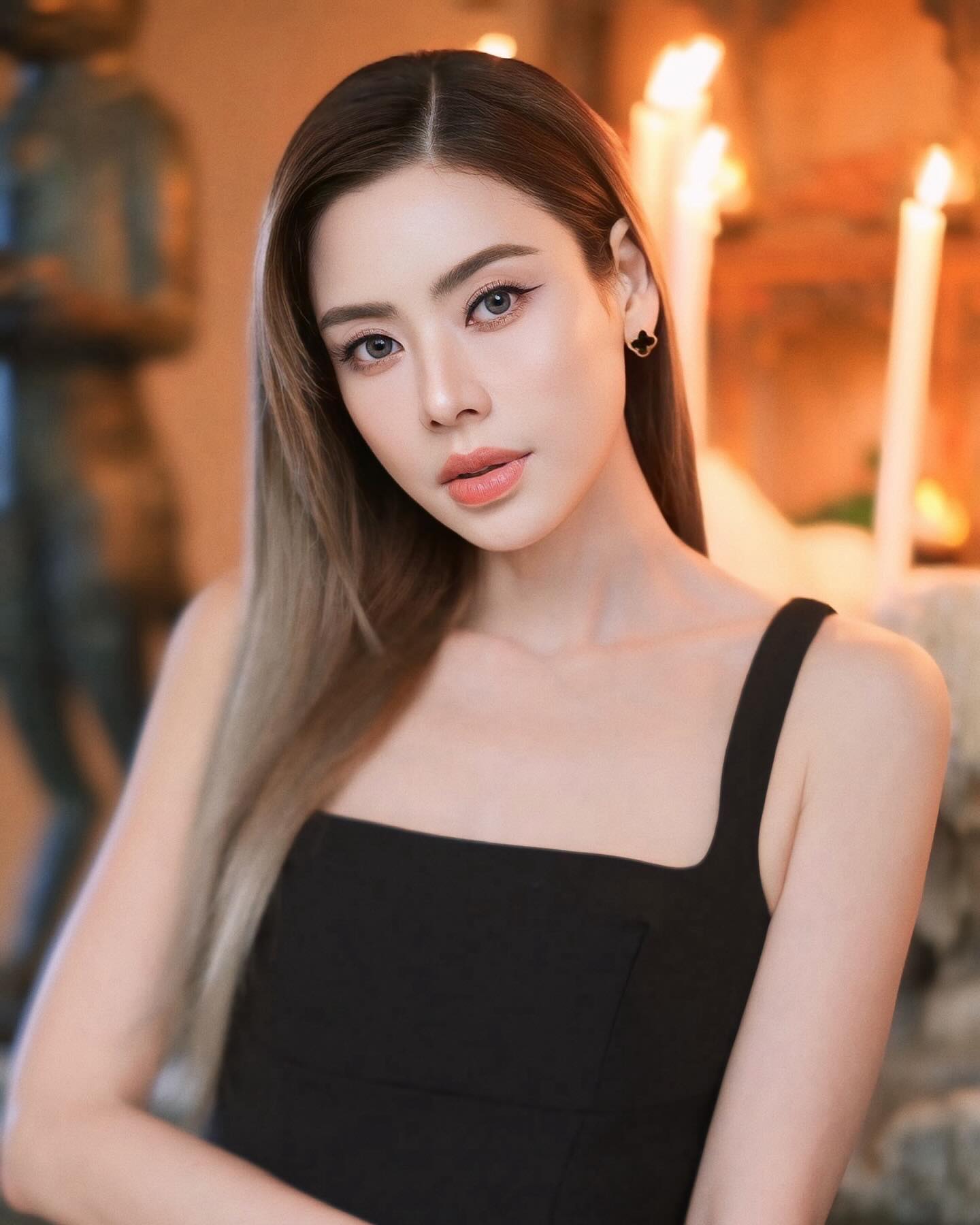 เอ๋ - พรทิพย์ สกิดใจ