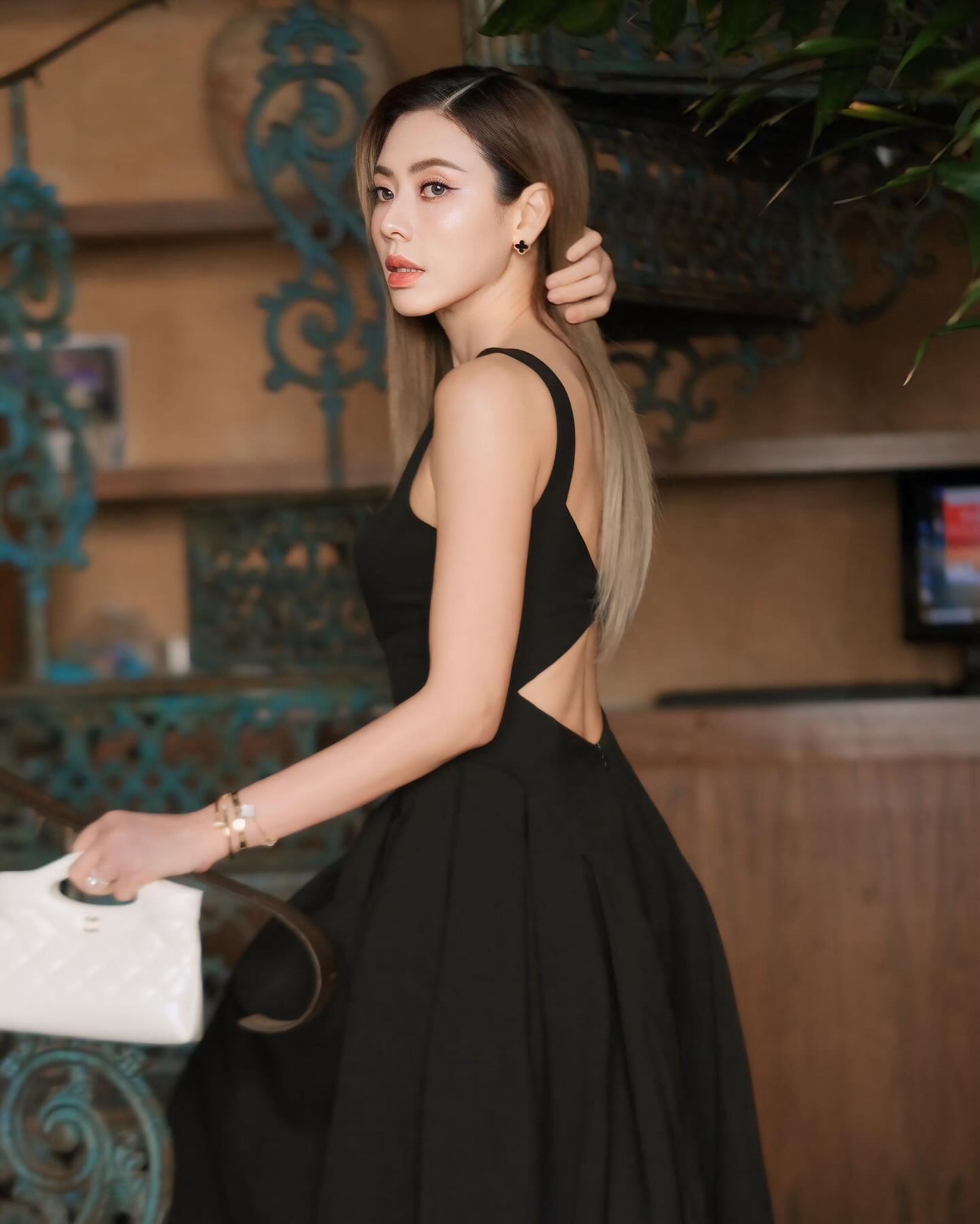 เอ๋ - พรทิพย์ สกิดใจ