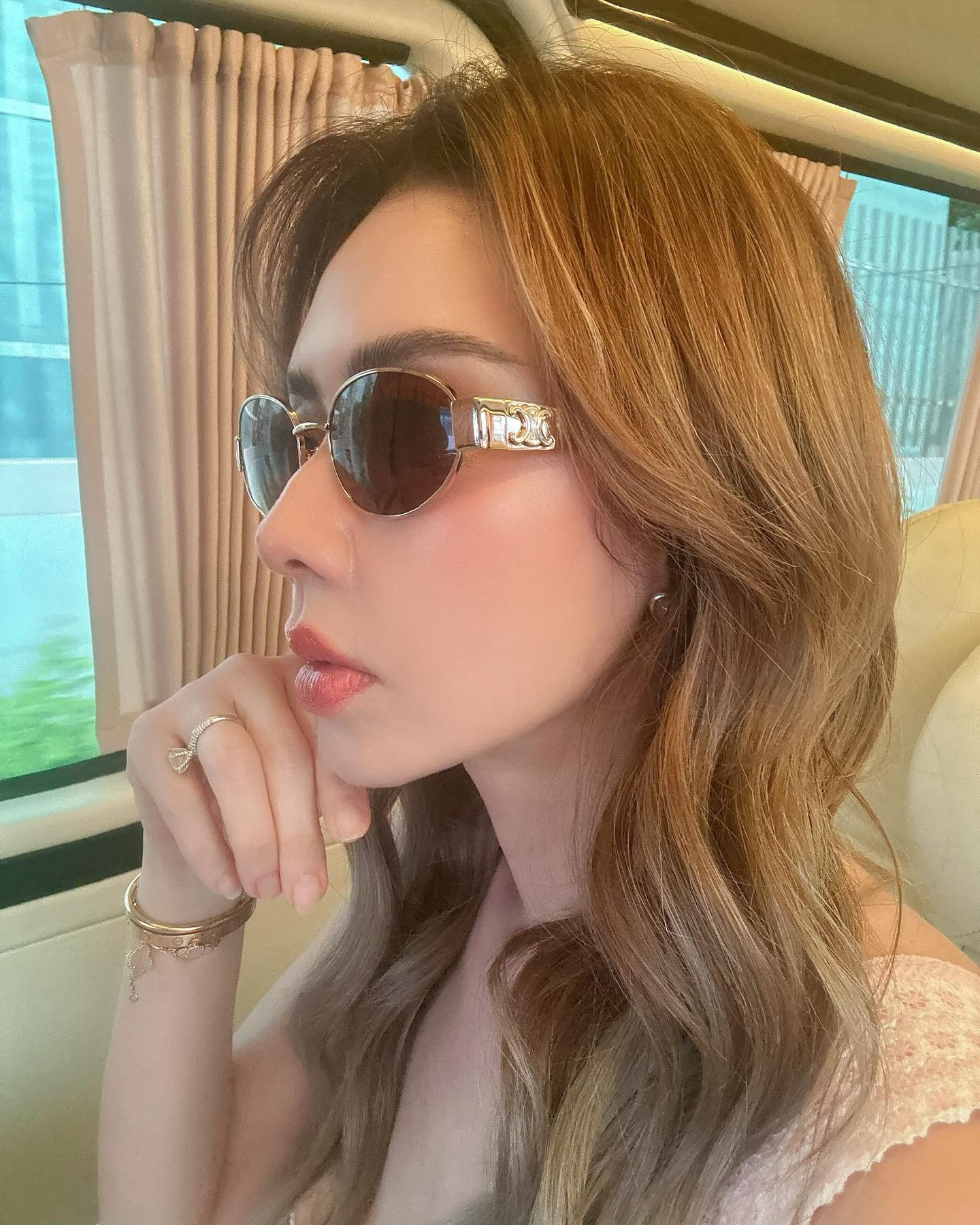 เอ๋ - พรทิพย์ สกิดใจ