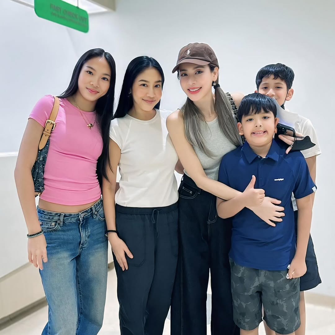 เอ๋ - พรทิพย์ สกิดใจ