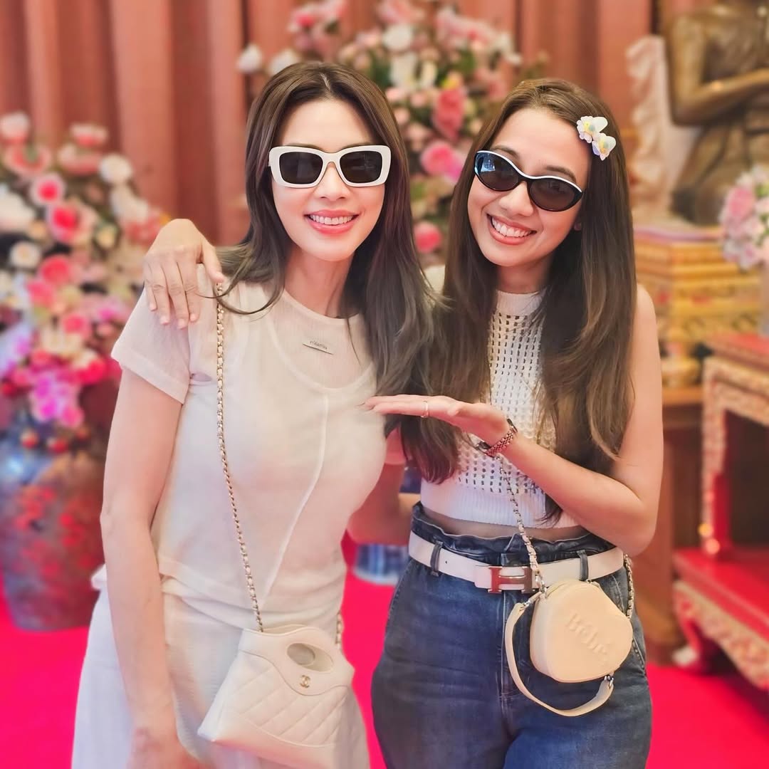 เอ๋ - พรทิพย์ สกิดใจ