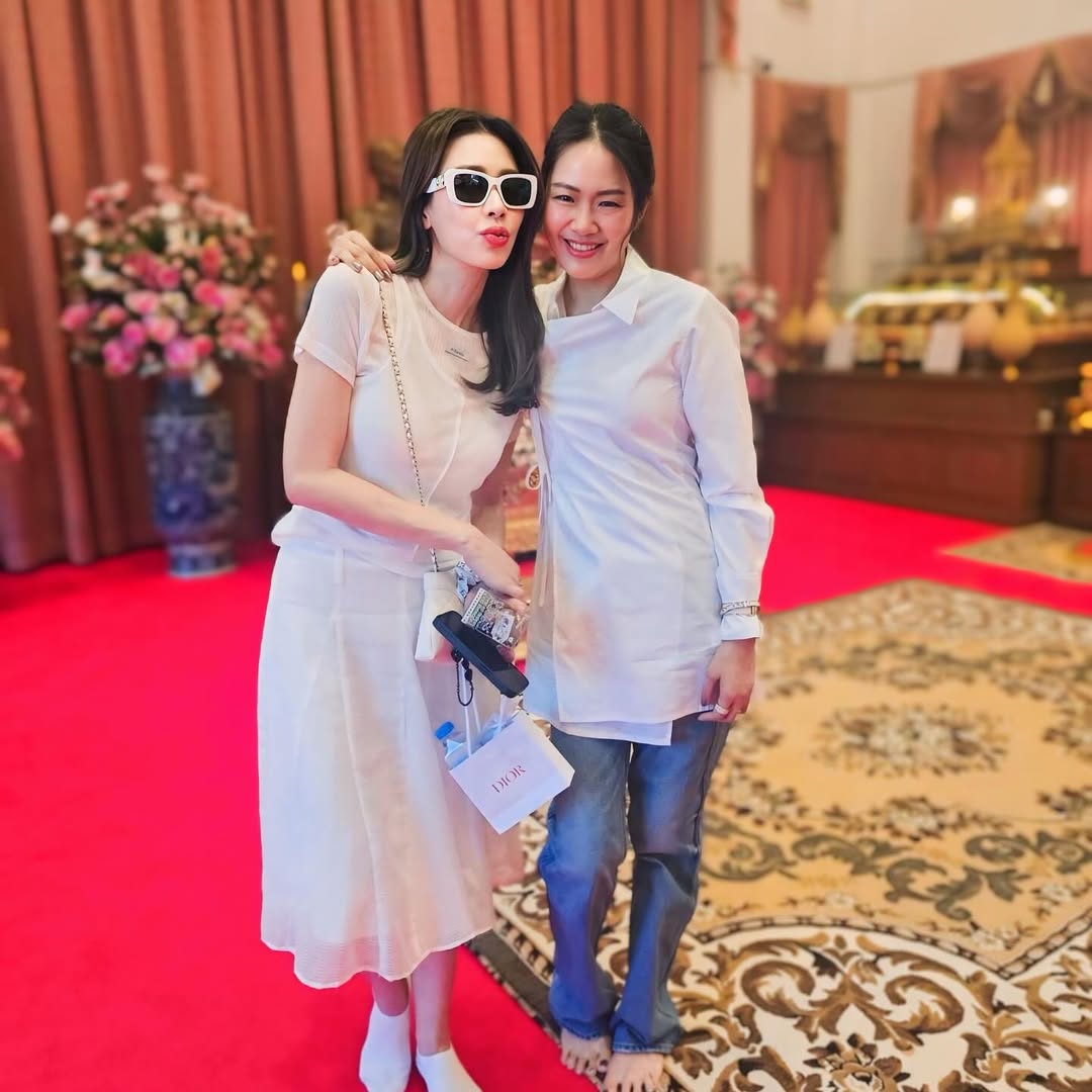 เอ๋ - พรทิพย์ สกิดใจ
