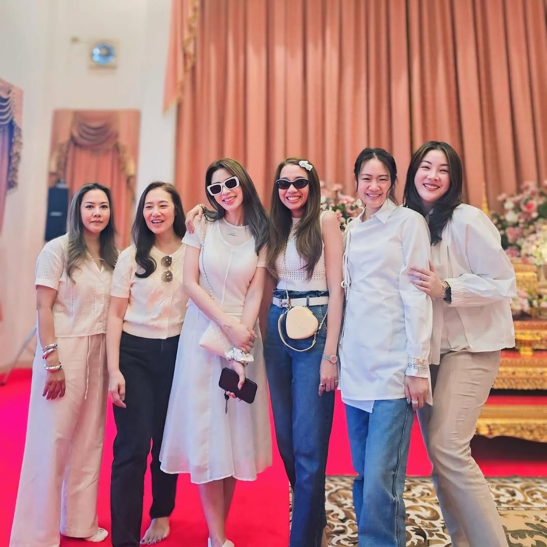 เอ๋ - พรทิพย์ สกิดใจ