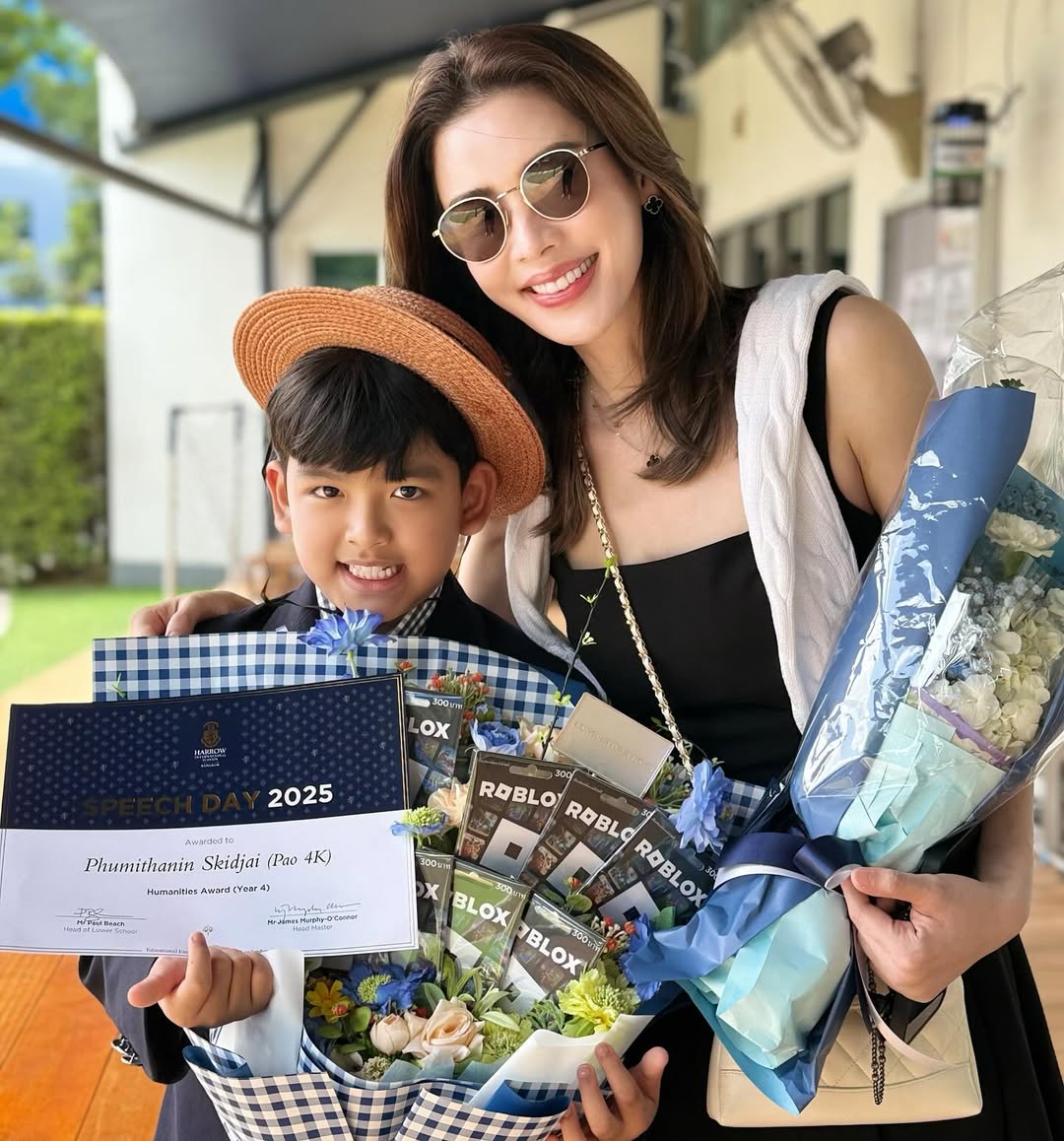 เอ๋ - พรทิพย์ สกิดใจ