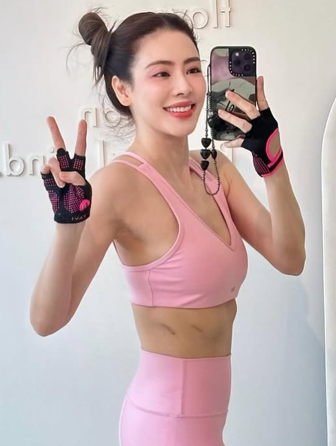 เอ๋ - พรทิพย์ สกิดใจ