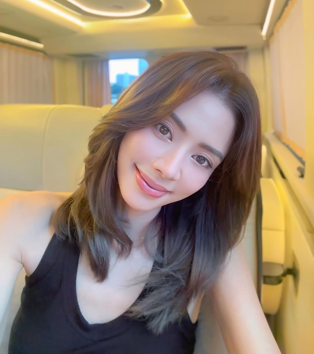 เอ๋ - พรทิพย์ สกิดใจ