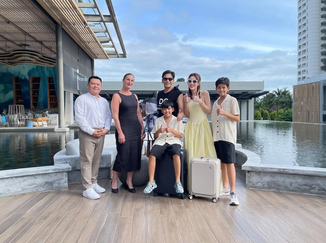 เอ๋ - พรทิพย์ สกิดใจ